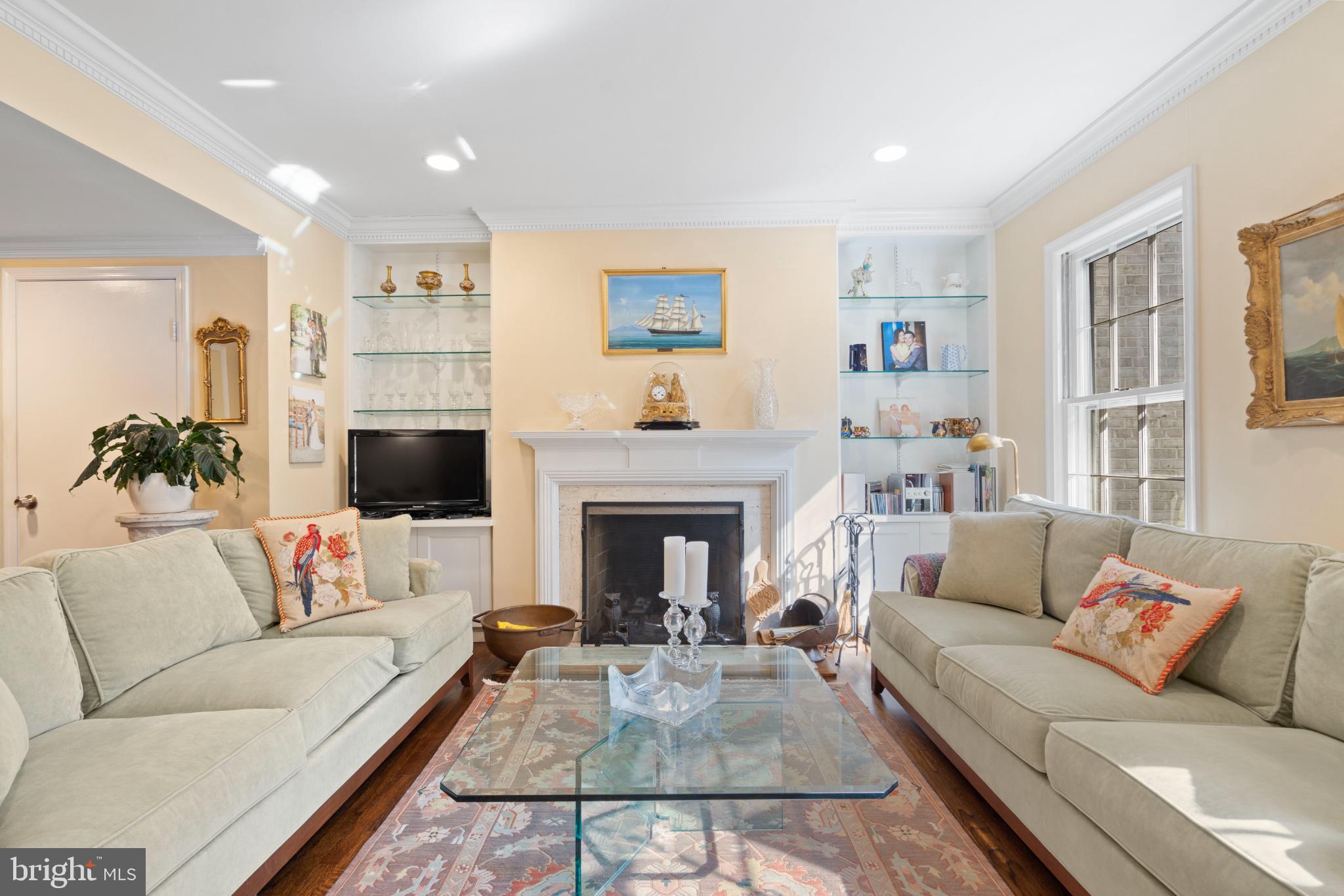 HAMLET PLACE - Residential