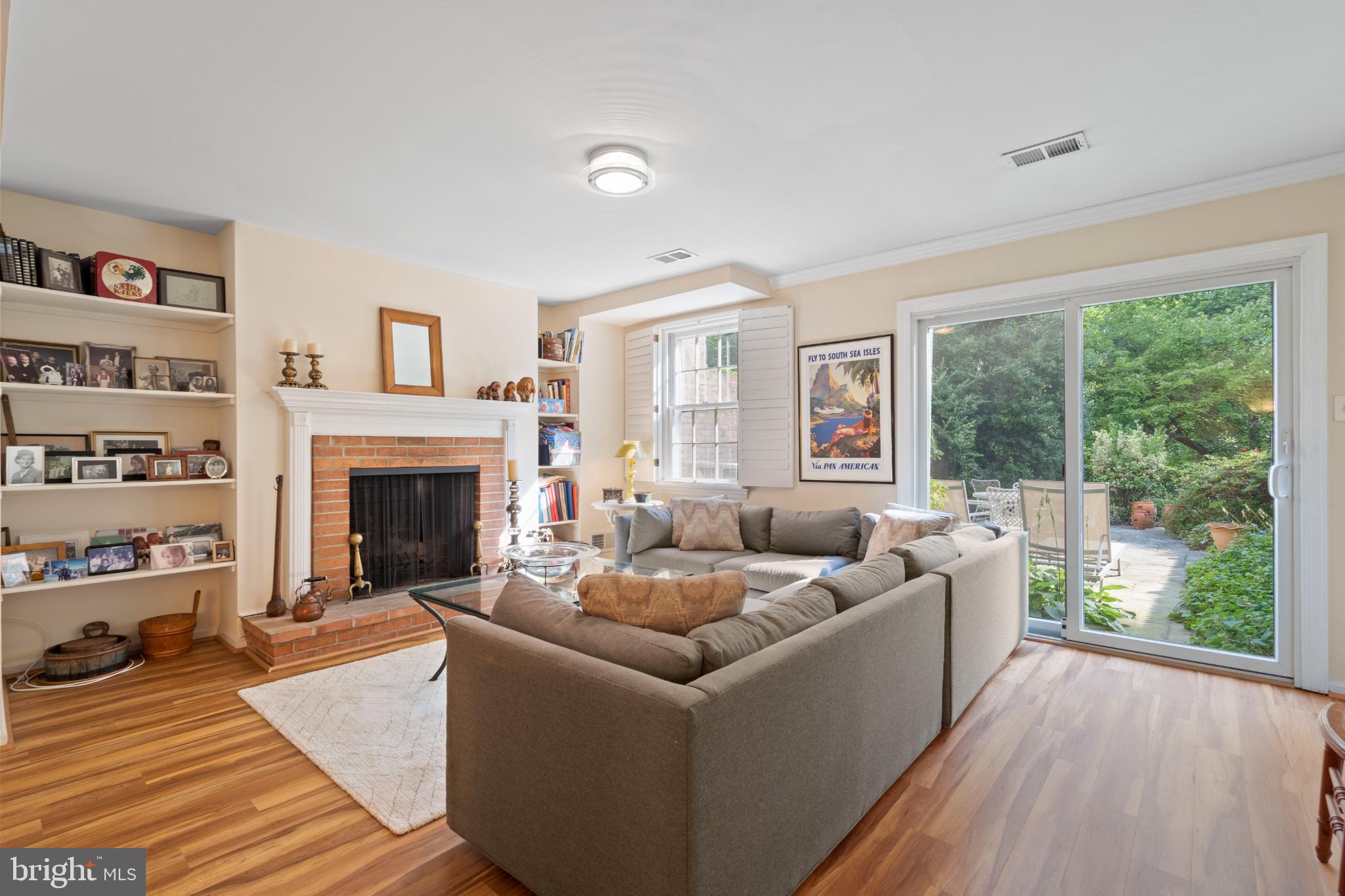 HAMLET PLACE - Residential