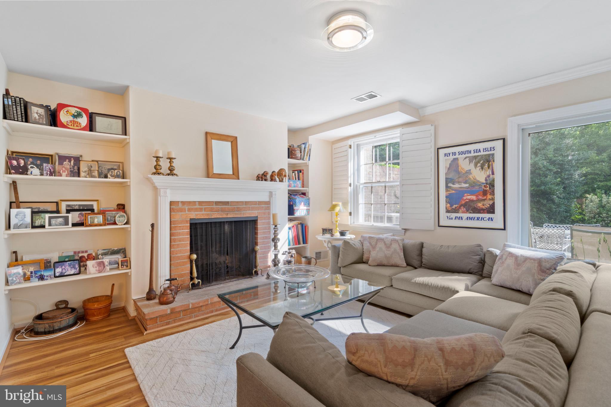 HAMLET PLACE - Residential