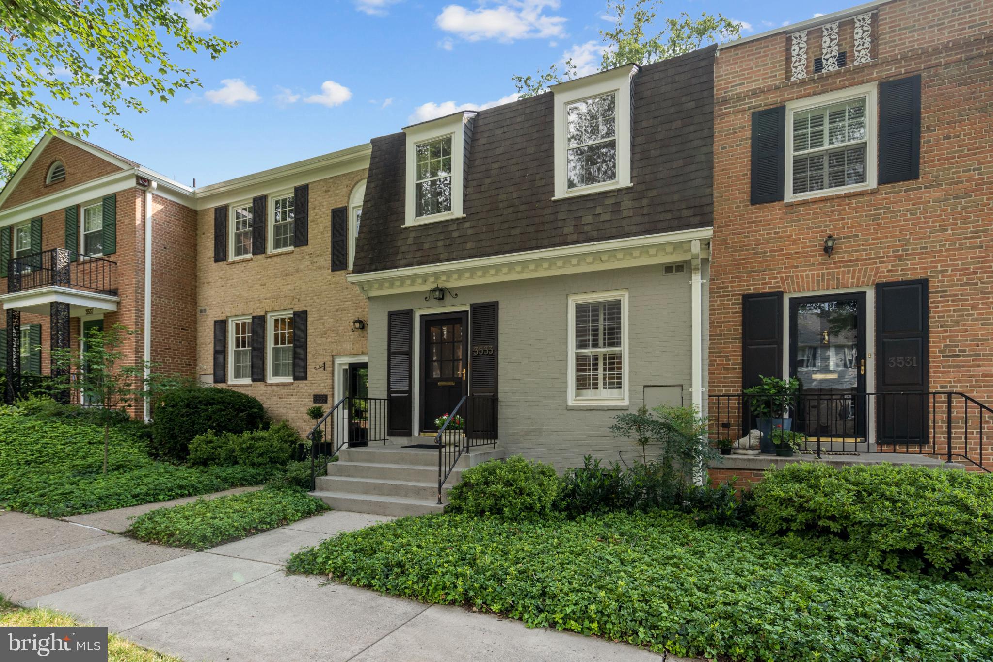 HAMLET PLACE - Residential