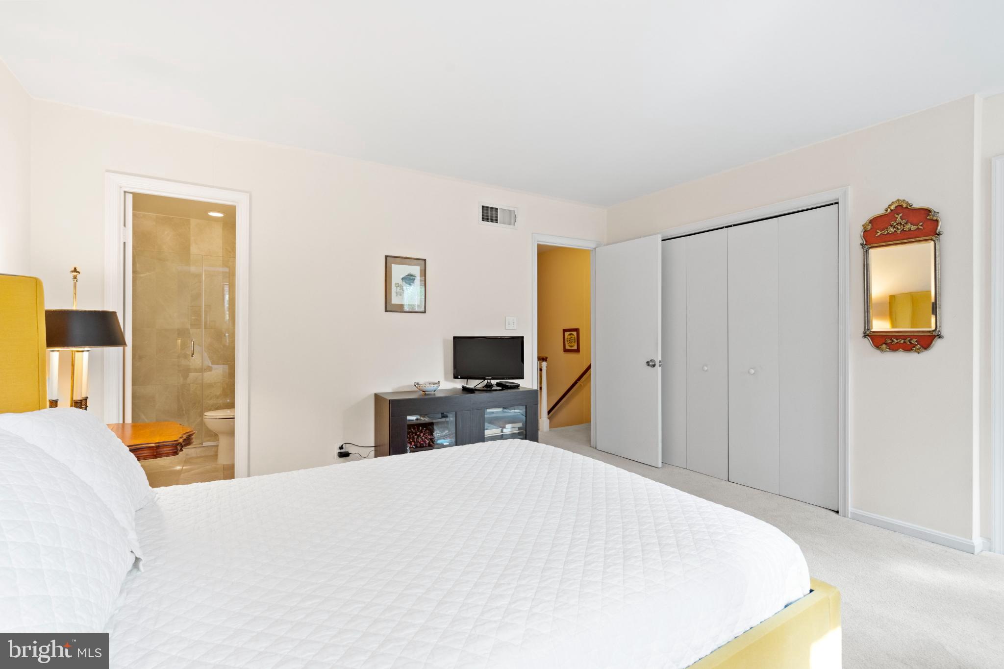 HAMLET PLACE - Residential