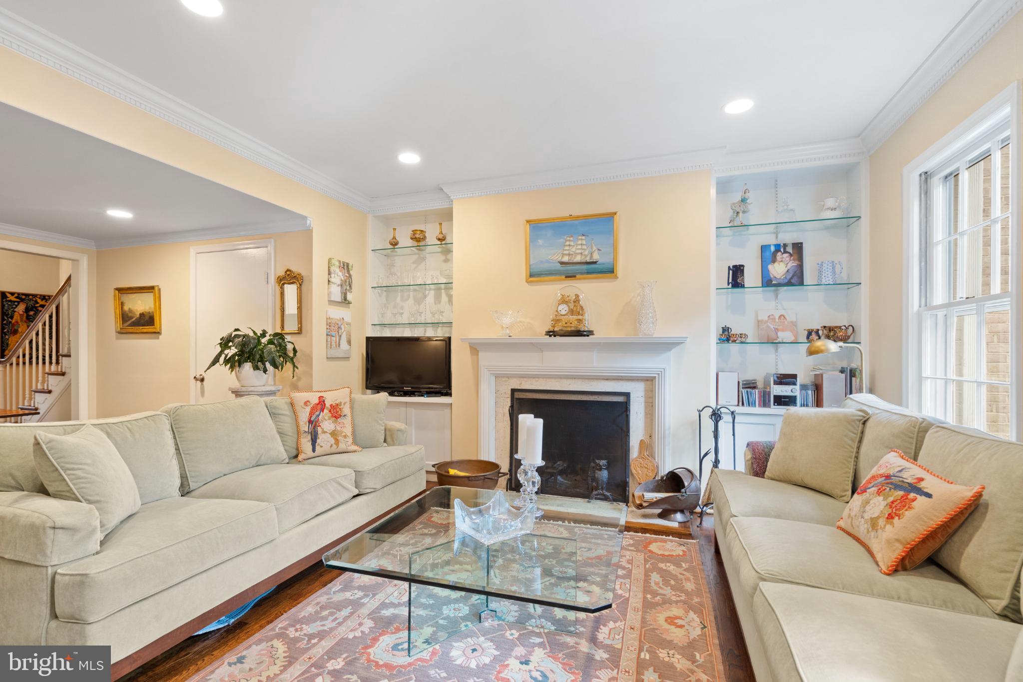 HAMLET PLACE - Residential