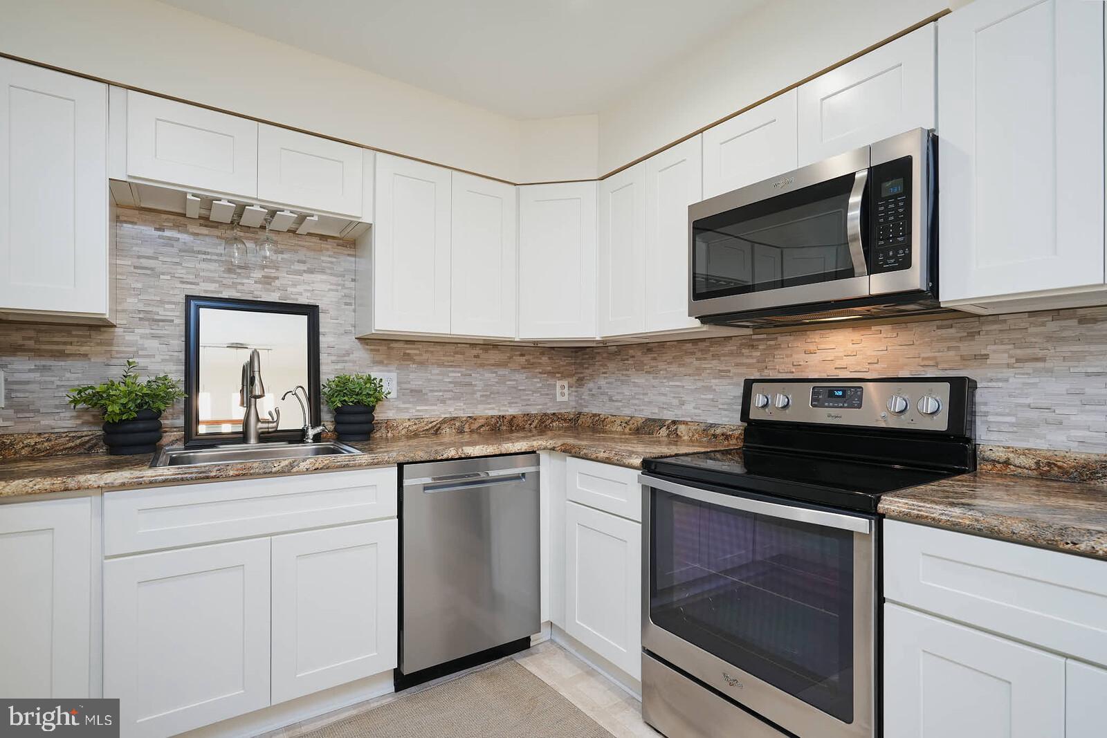 WARRENTON LAKES - Residential