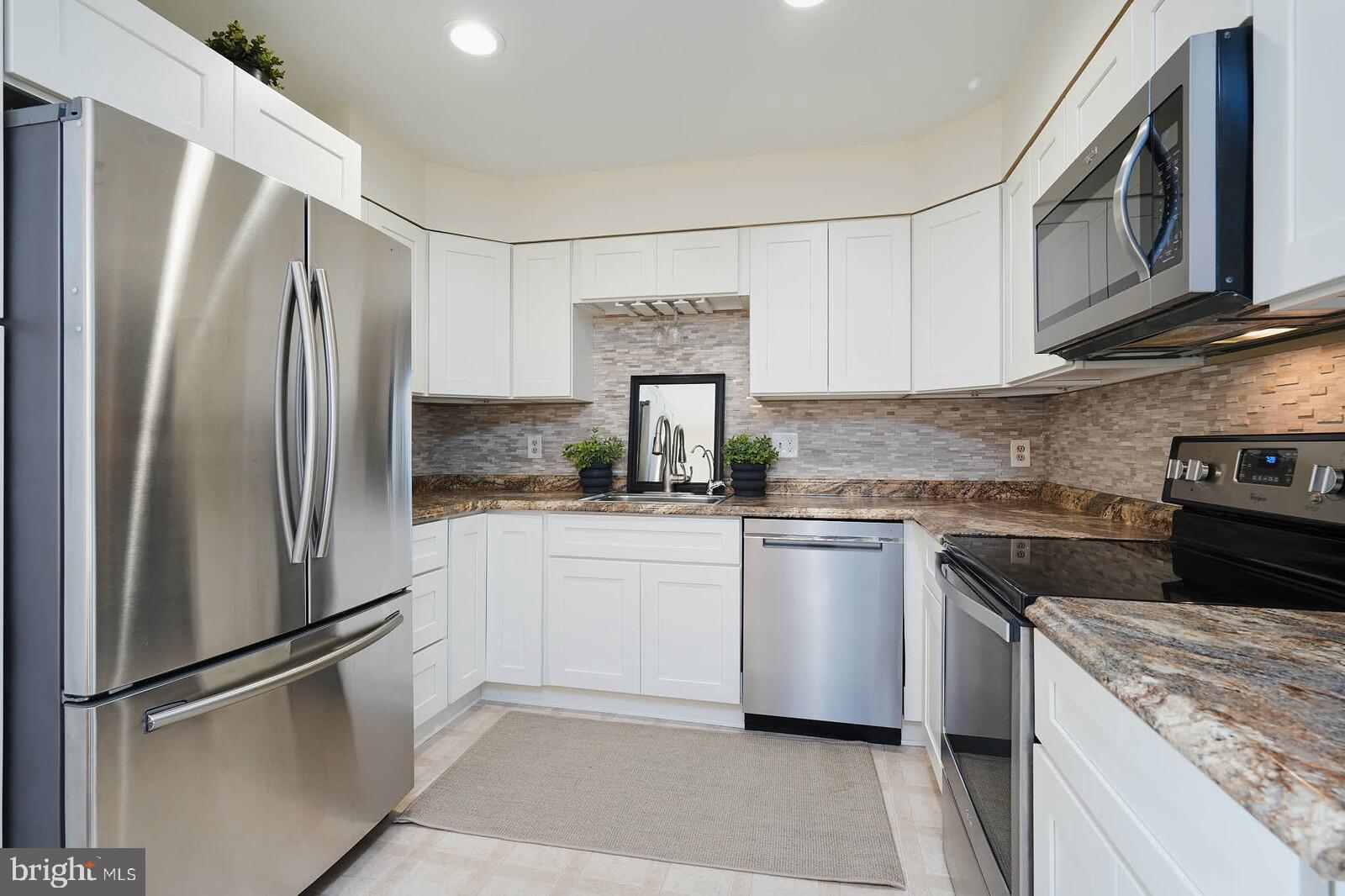 WARRENTON LAKES - Residential