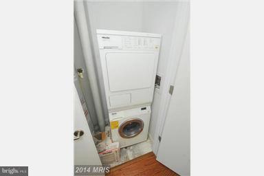 ROSSLYN - Residential Lease