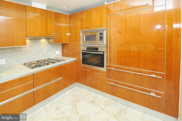 ROSSLYN - Residential Lease