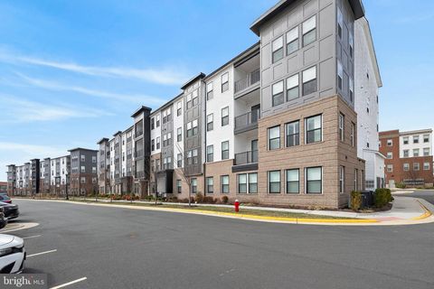 23639 GOLDEN EMBERS SQUARE 105 ASHBURN VA 20148