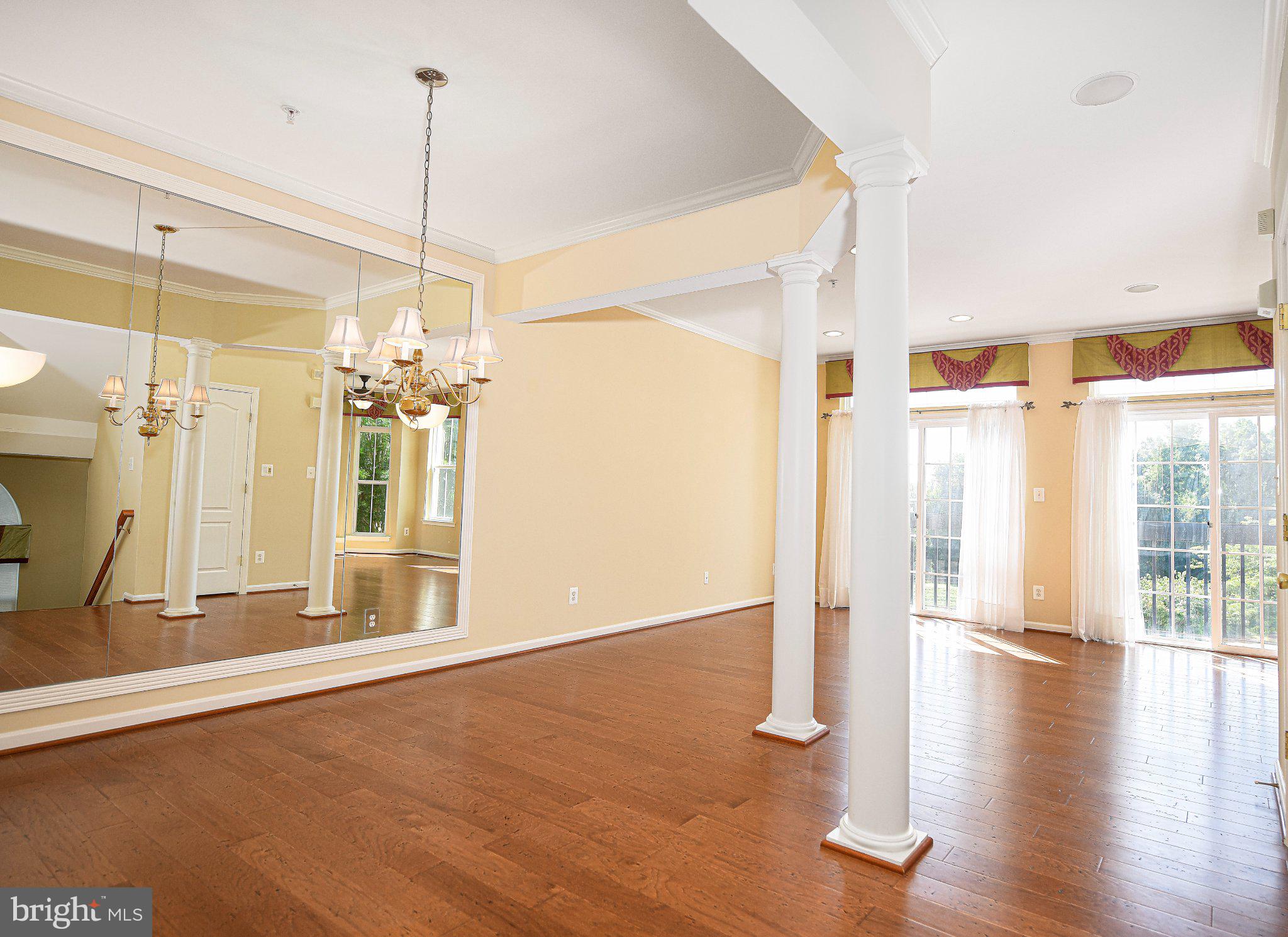 1709 MOHEGAN DRIVE 1043