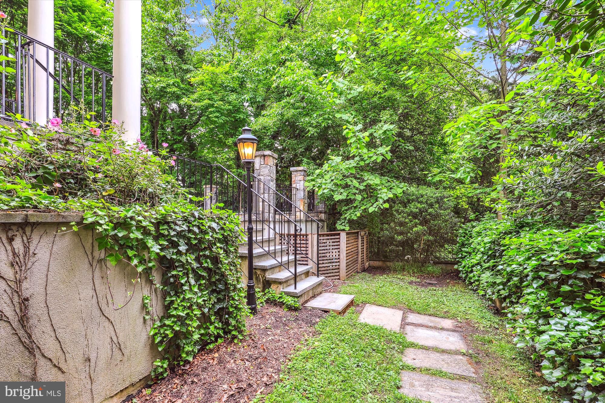 BERKLEY - Residential