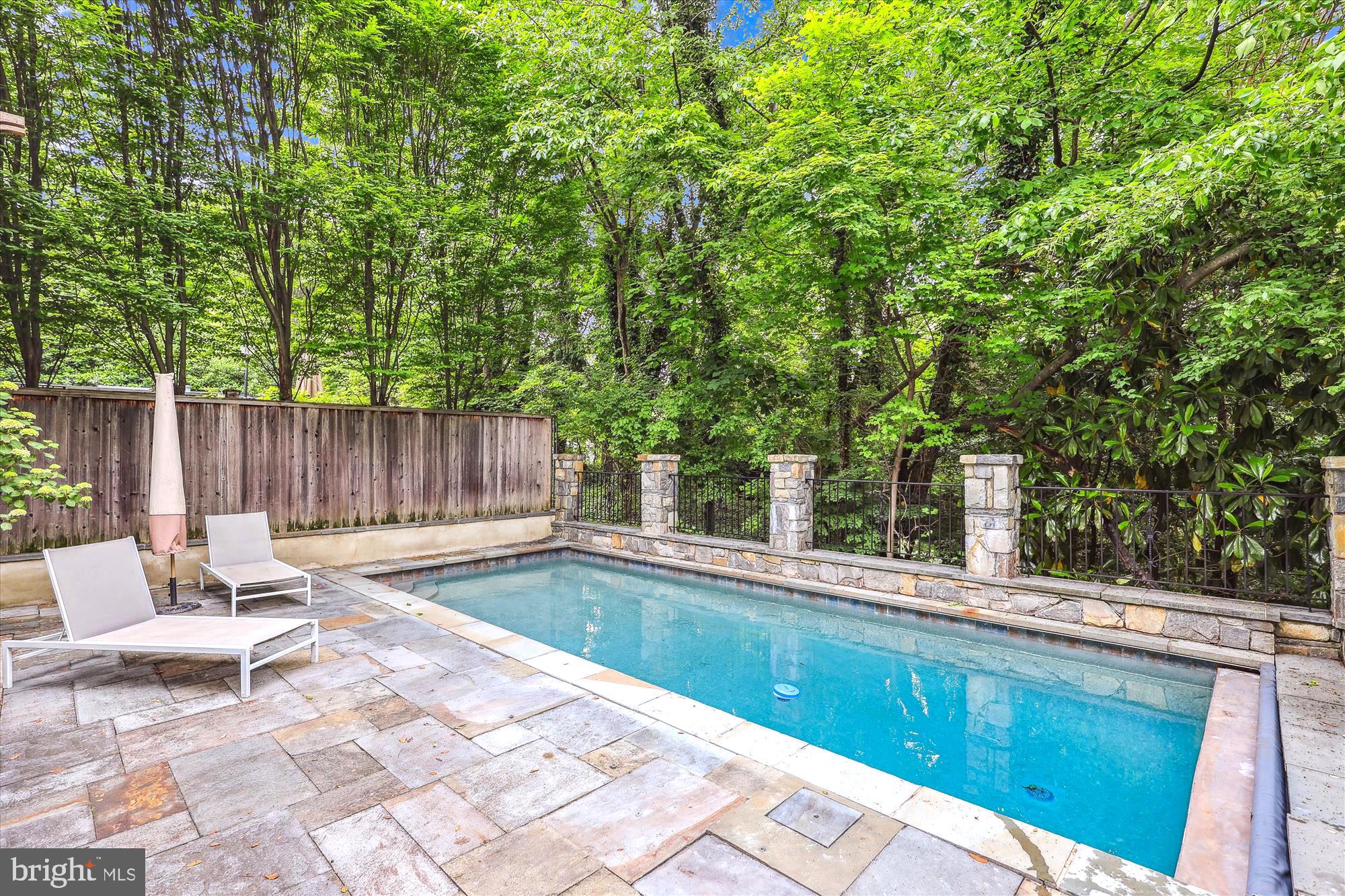 BERKLEY - Residential