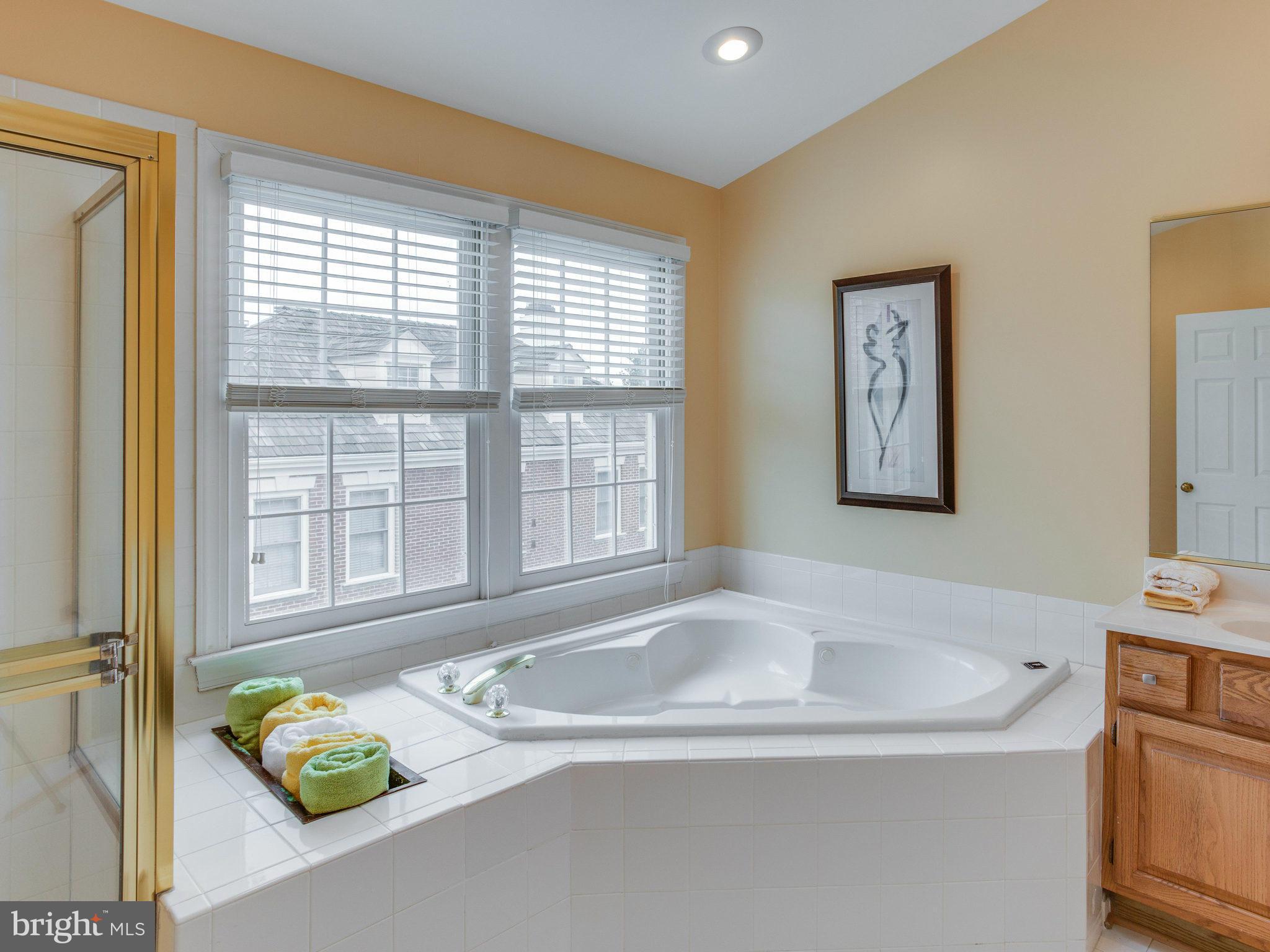 BARCROFT MEWS - Residential