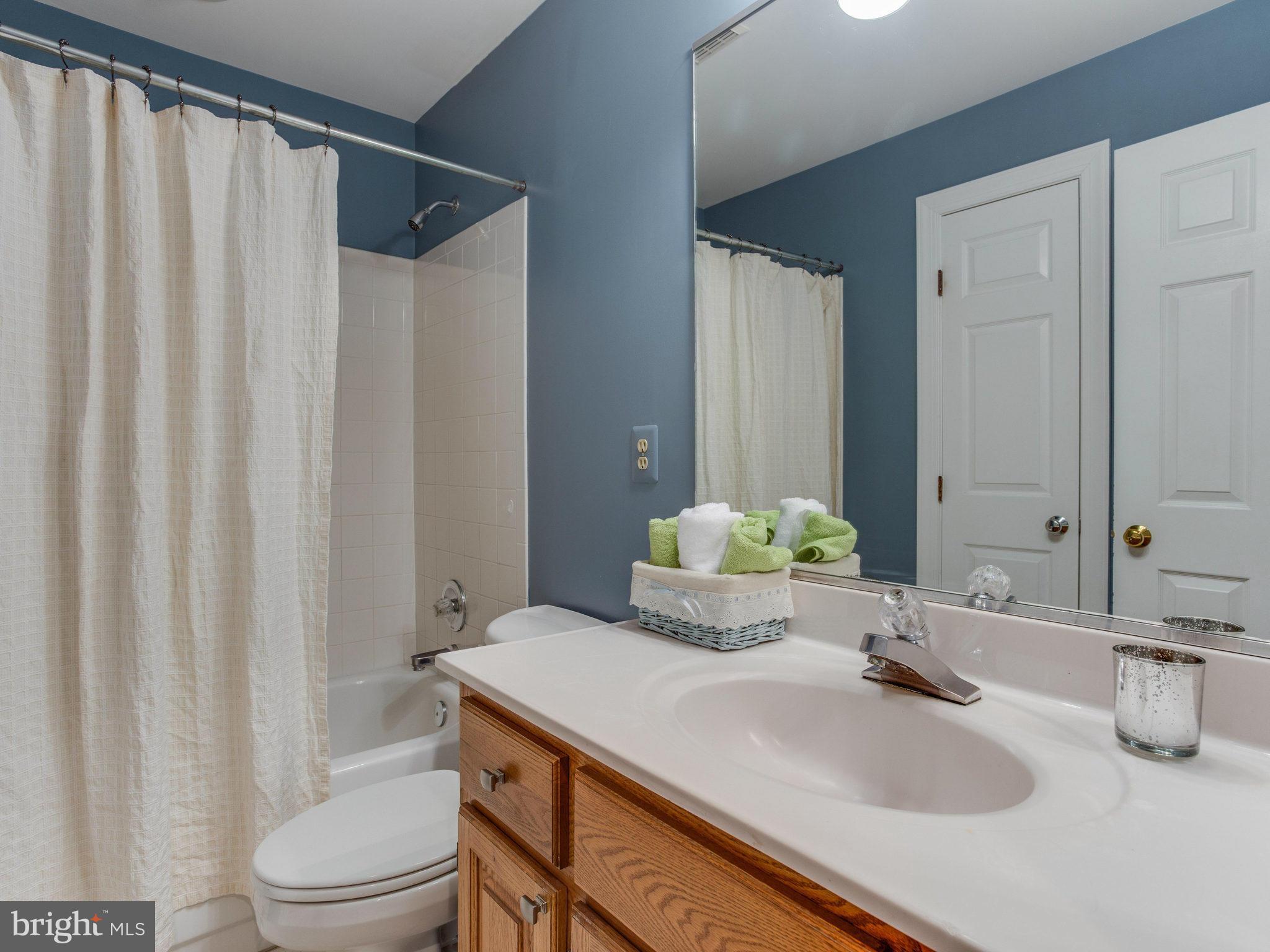 BARCROFT MEWS - Residential