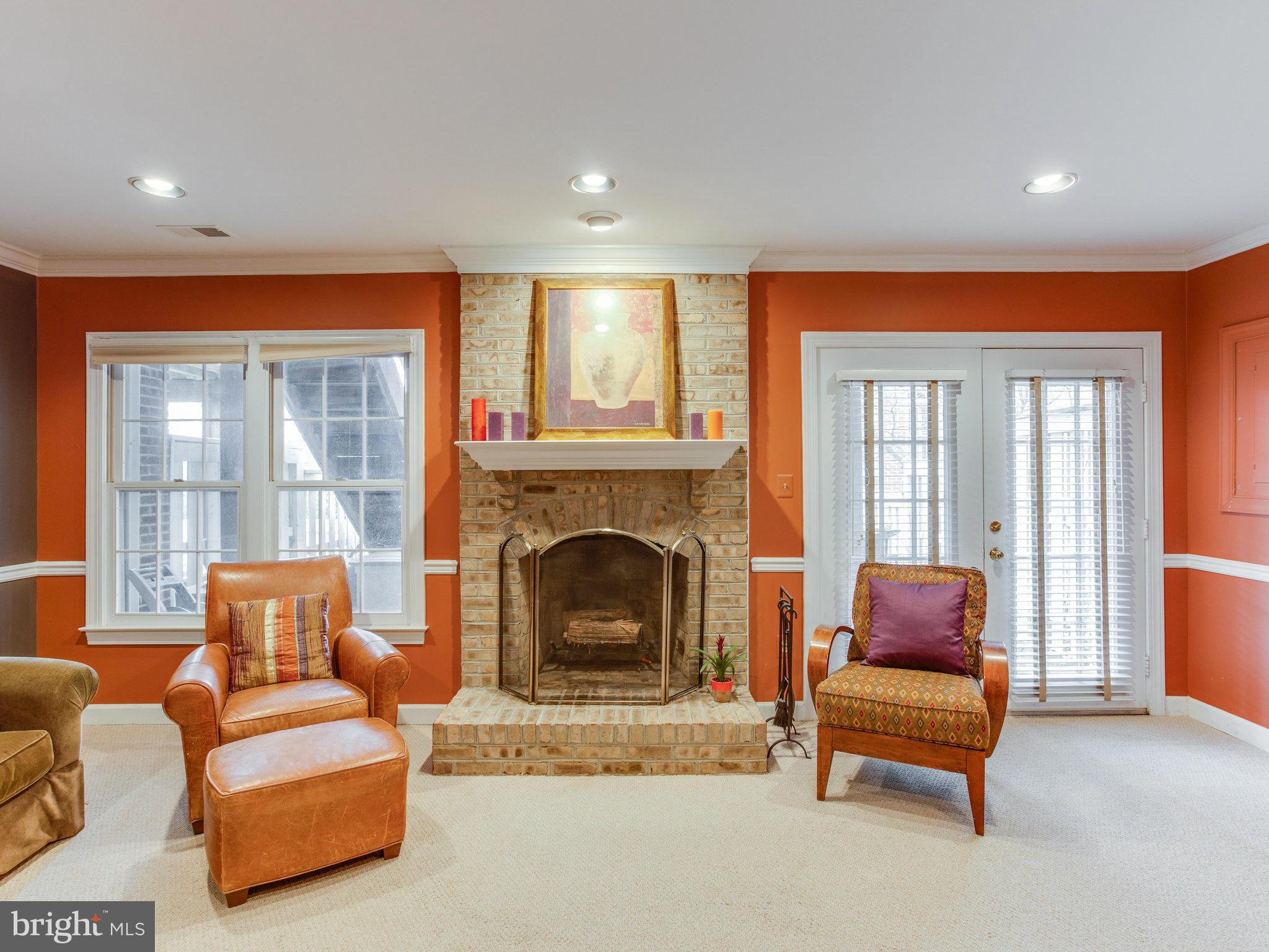 BARCROFT MEWS - Residential