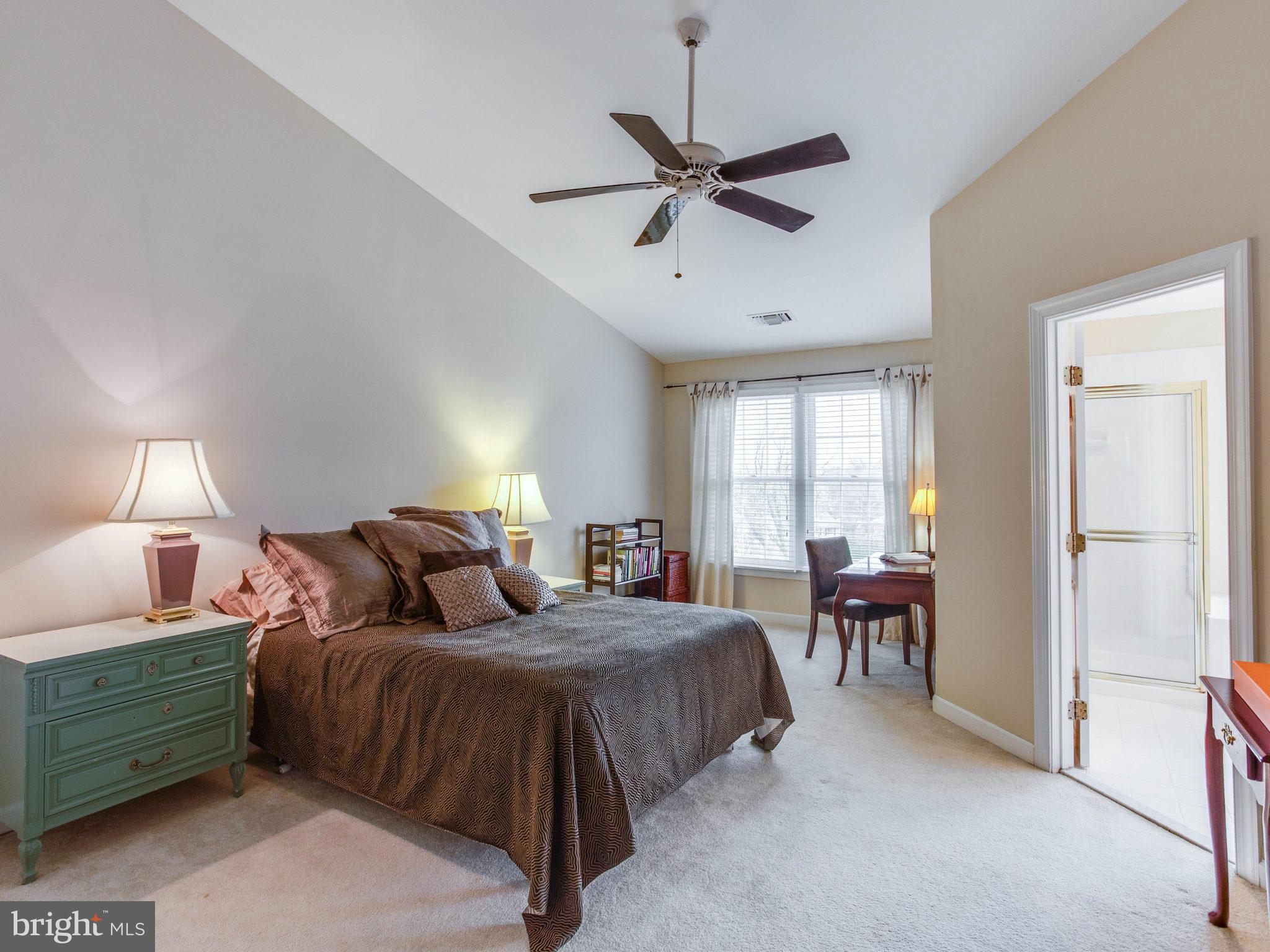 BARCROFT MEWS - Residential