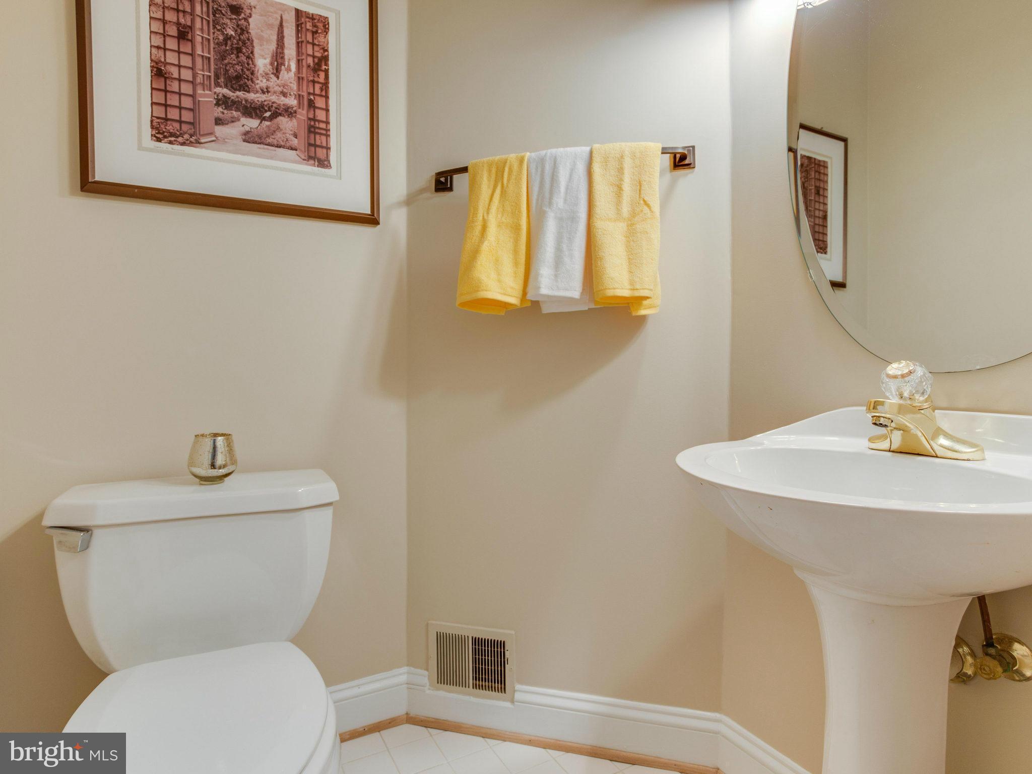 BARCROFT MEWS - Residential