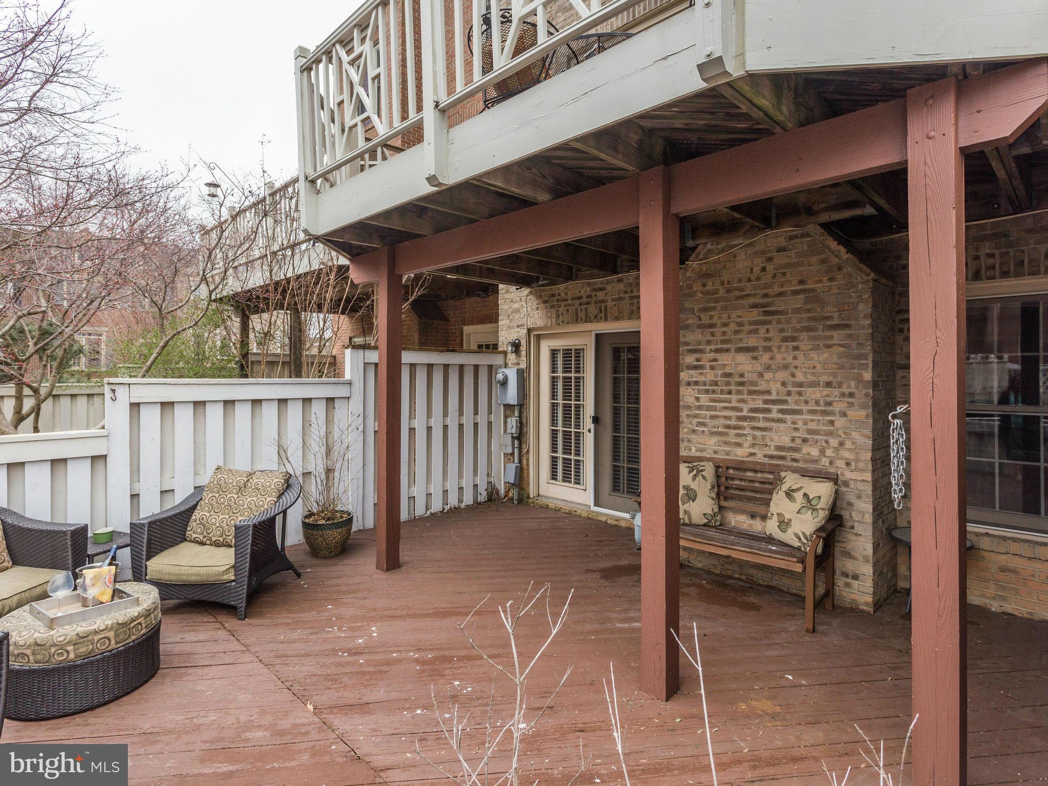 BARCROFT MEWS - Residential