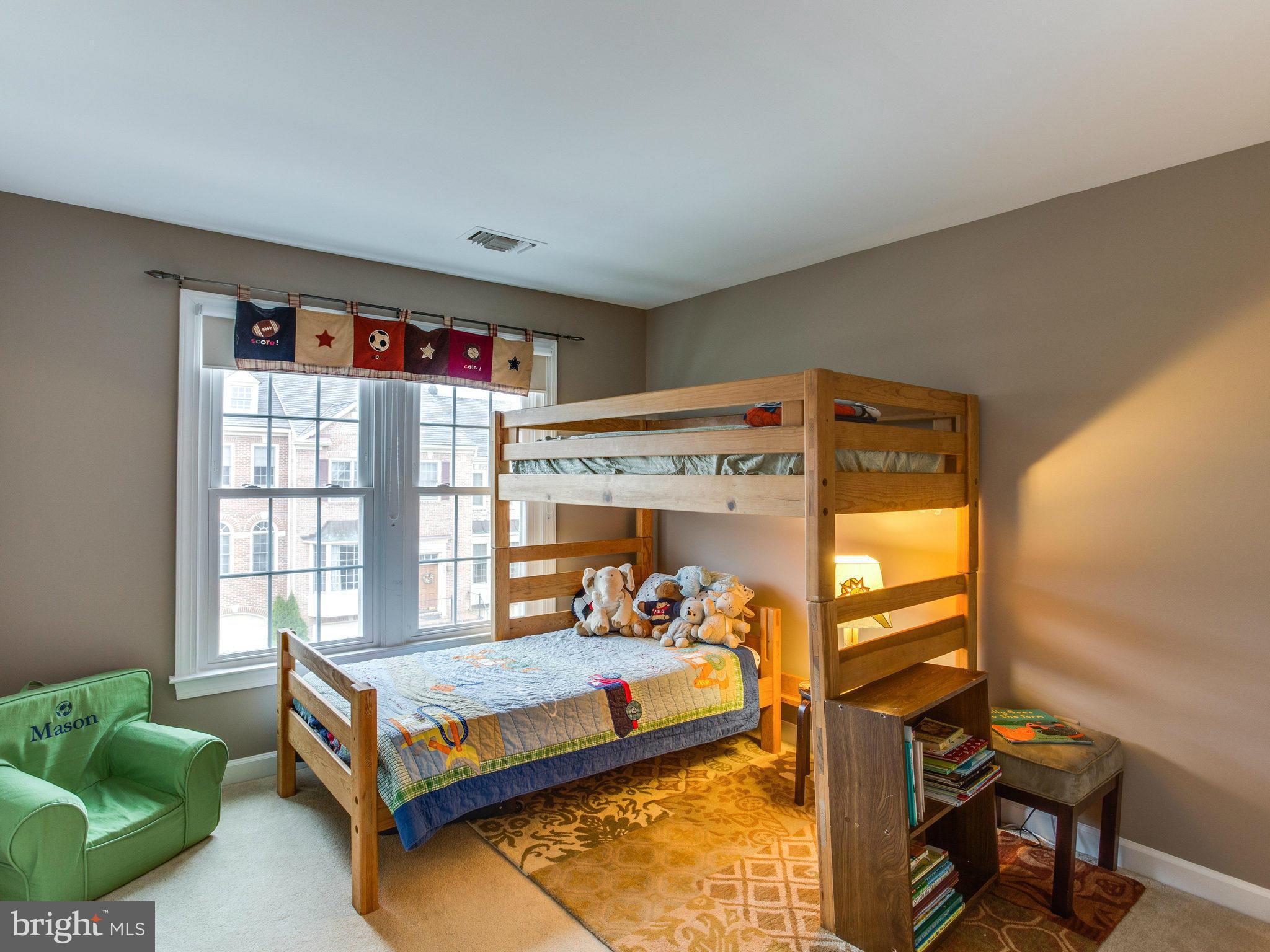 BARCROFT MEWS - Residential