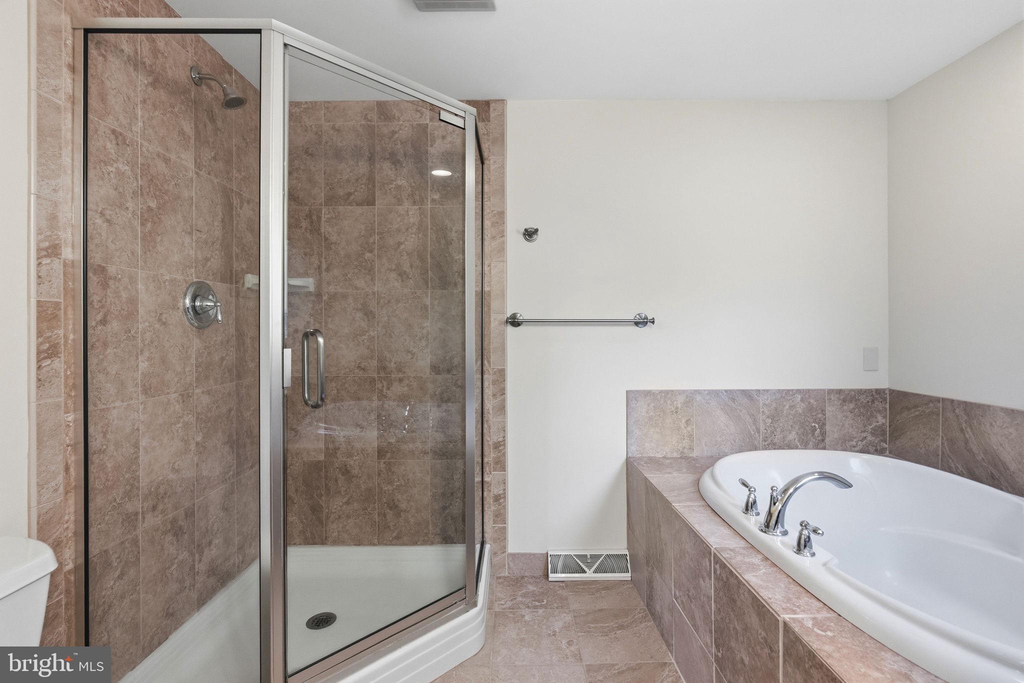 HERSHEYS MILL ESTS - Residential