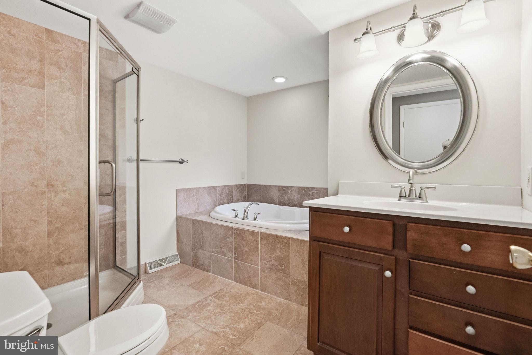 HERSHEYS MILL ESTS - Residential