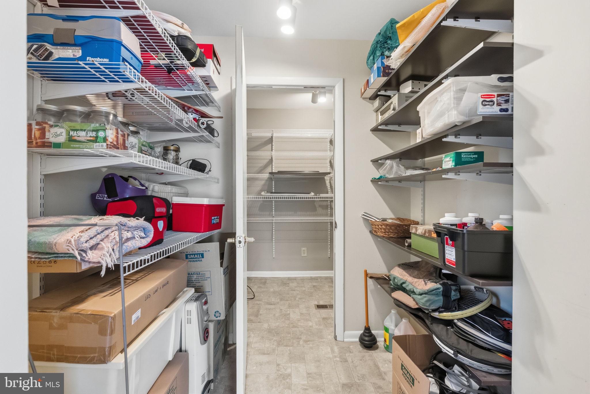 HERSHEYS MILL ESTS - Residential