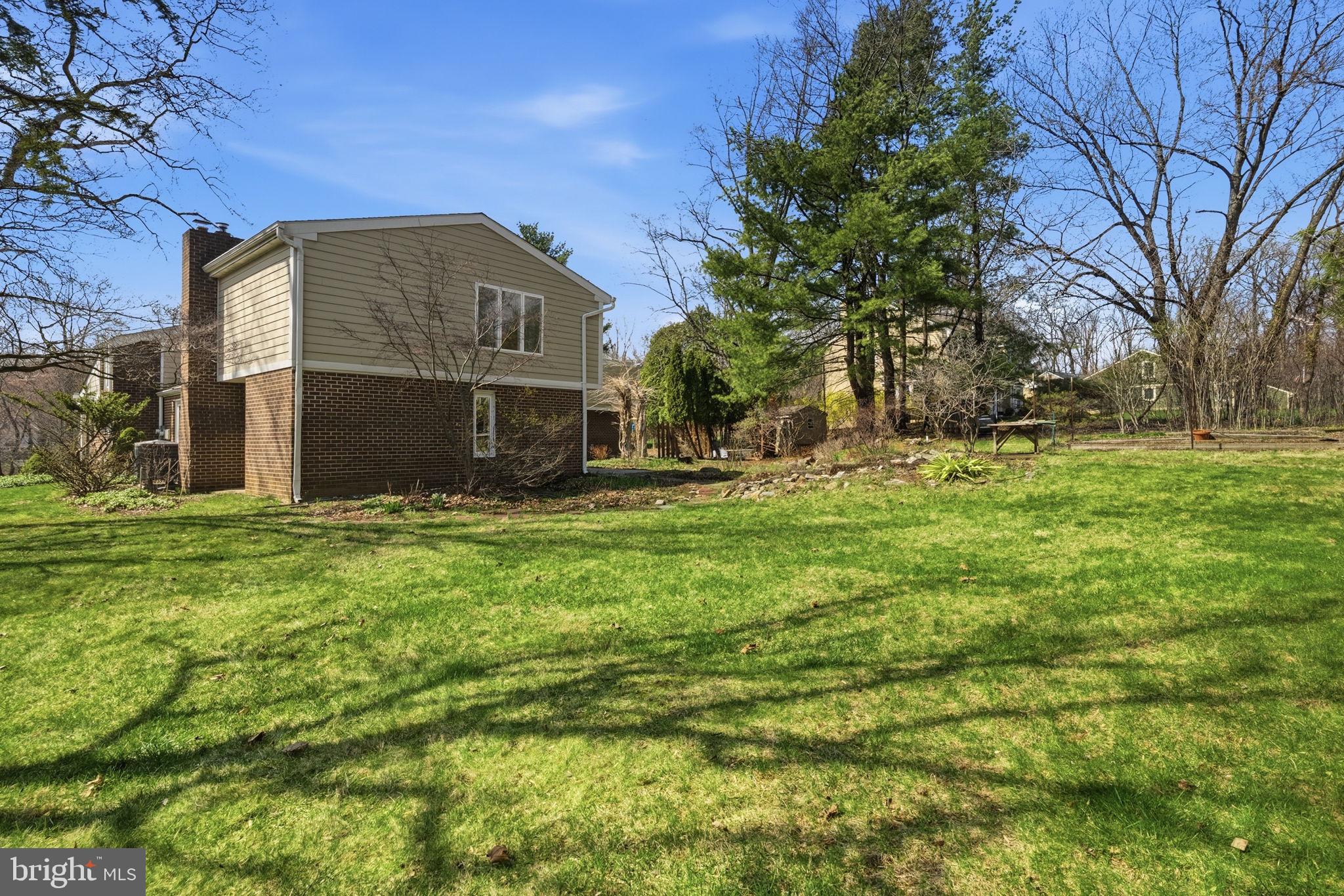 HERSHEYS MILL ESTS - Residential