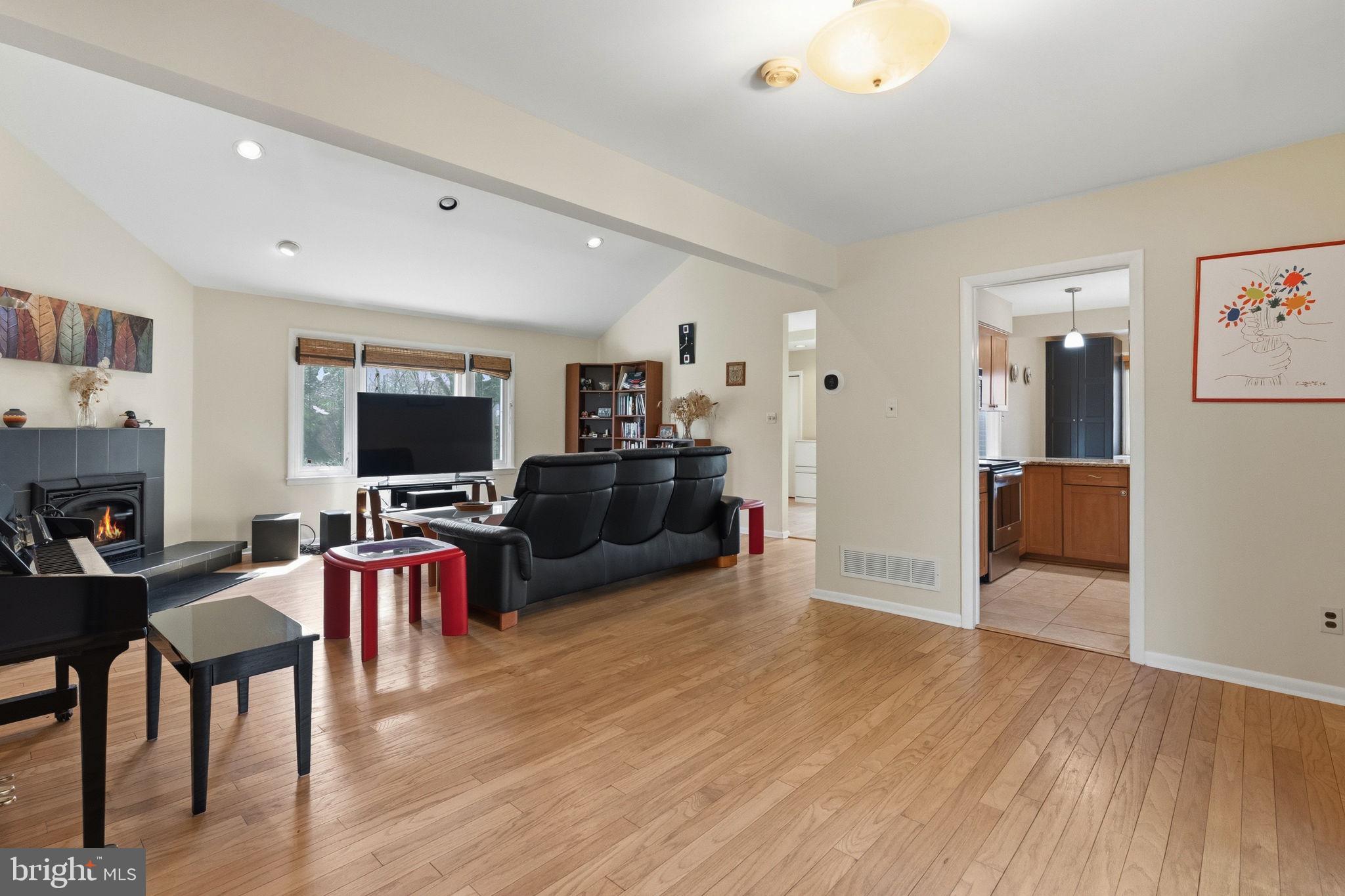 HERSHEYS MILL ESTS - Residential