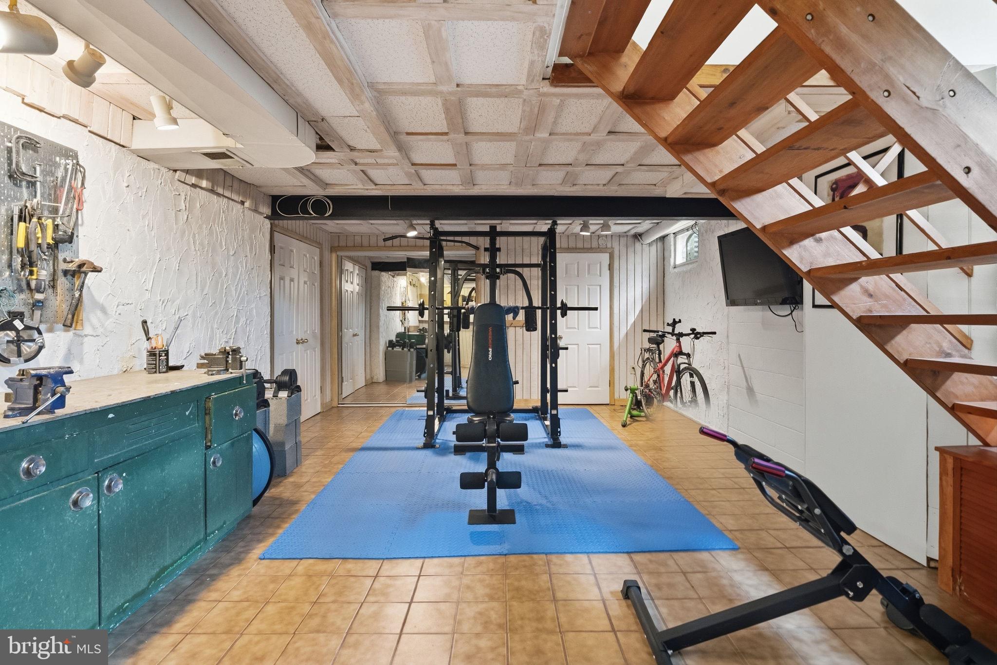 HERSHEYS MILL ESTS - Residential