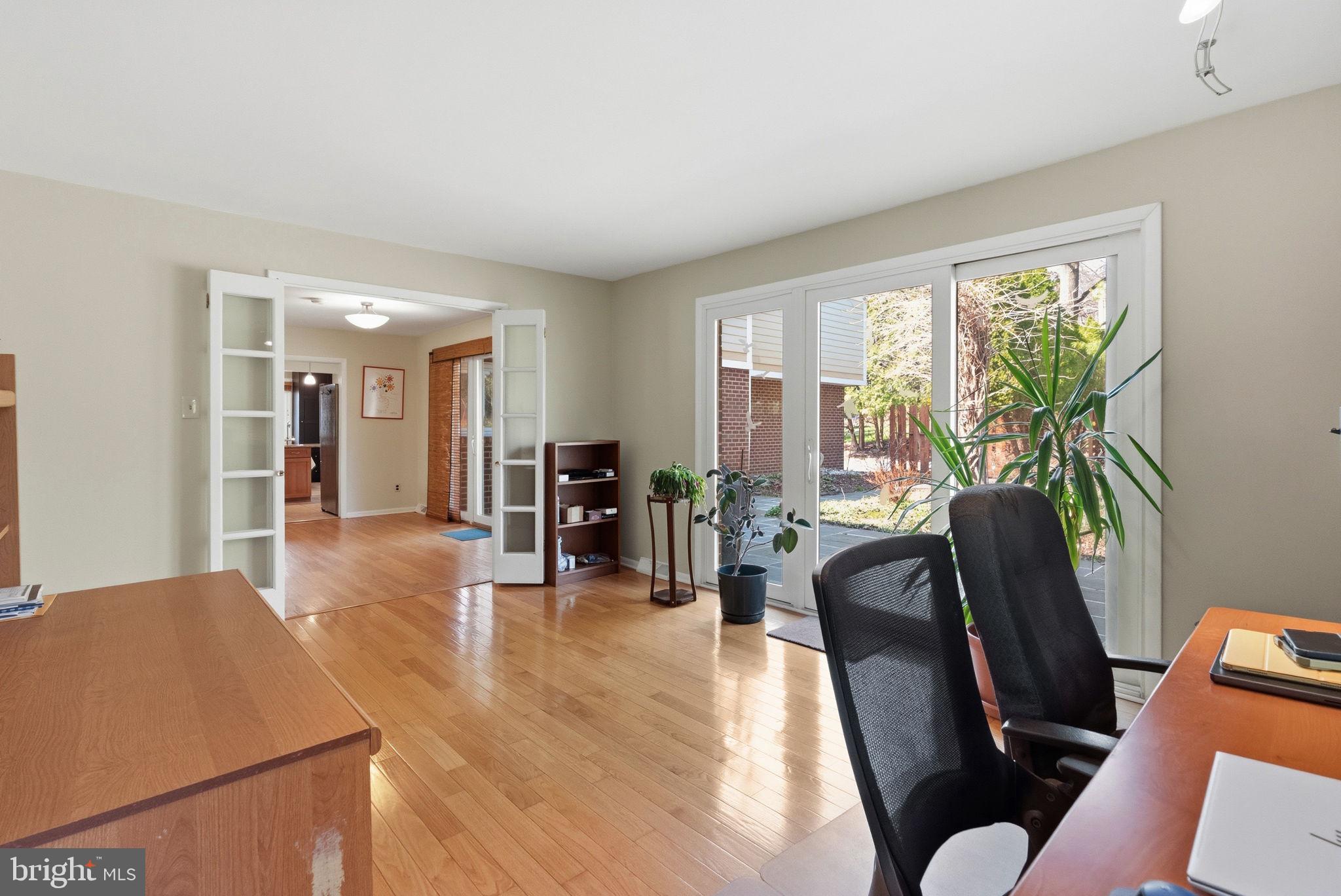 HERSHEYS MILL ESTS - Residential