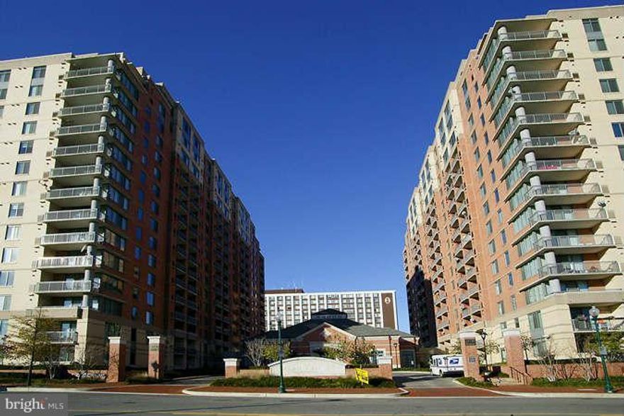 Large 1 Br on Penthouse Level. Amenities include 9' ceilings, enclosed bump out with great views, upgraded kitchen w/Granite counters, Master w/Two closets, Master Bath w/Soaking Tub, Garage Parking, The Gallery offers 24-hr Concierge, Fitness Facility, resort style Pool, Convenience Store, Media Room, Wi-Fi, Great Room w/FP & Baby Grand. Across from Pike & Rose and Whiteflint METRO. Avail Jan 1st