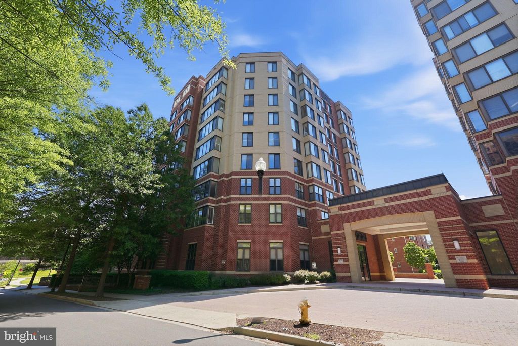 Photo of 2220 Fairfax Drive #504, ARLINGTON, VA 22201 (MLS # VAAR2072868)