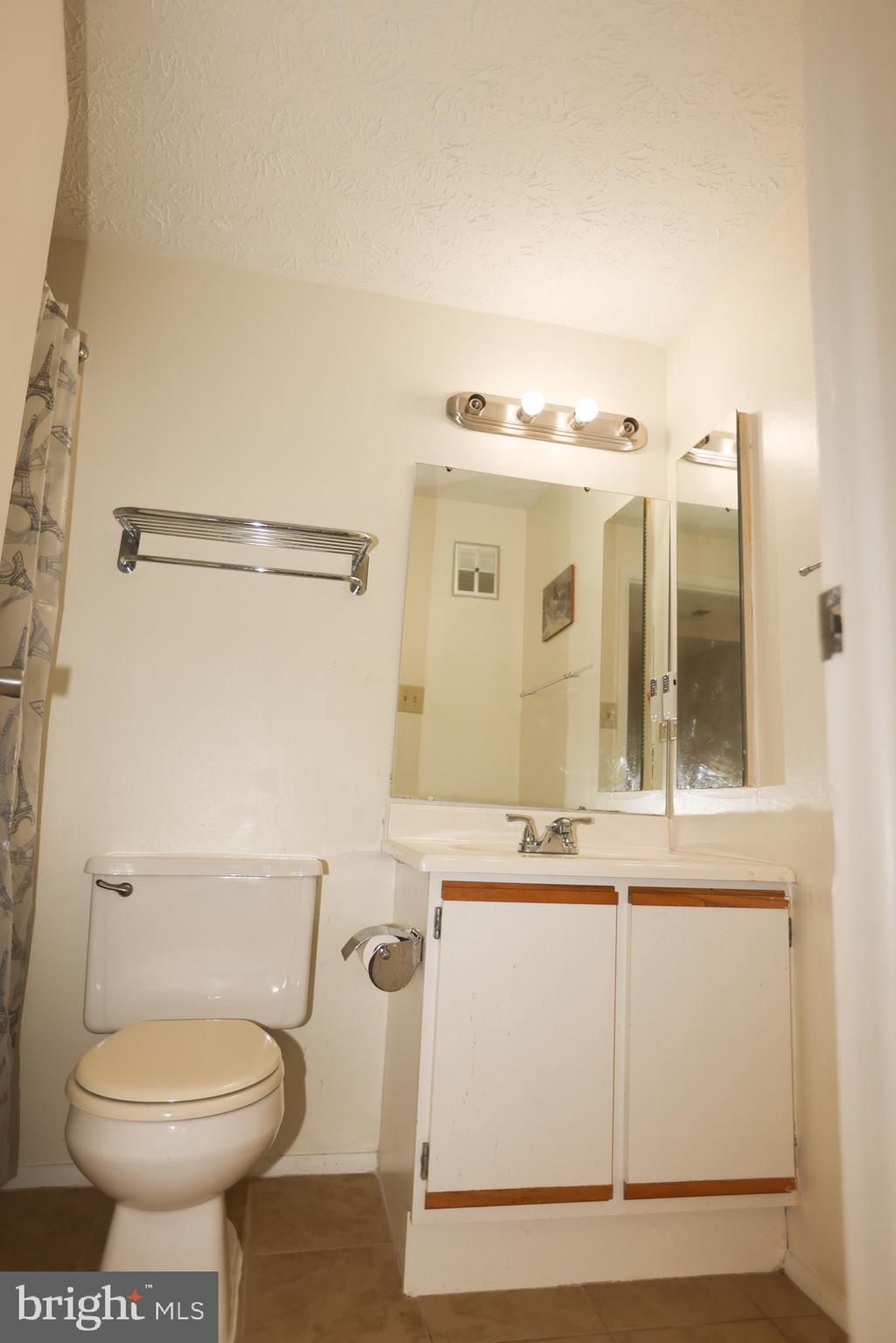 MOUNT VERNON LAKES CONDO - Residential