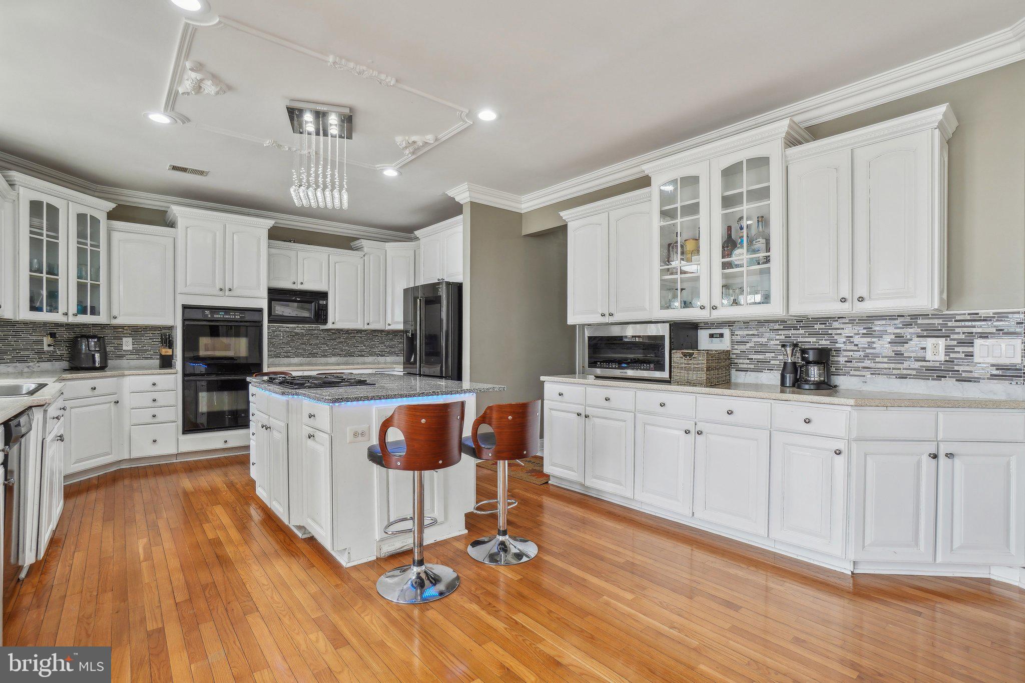 TALL OAKS ESTATES - Residential