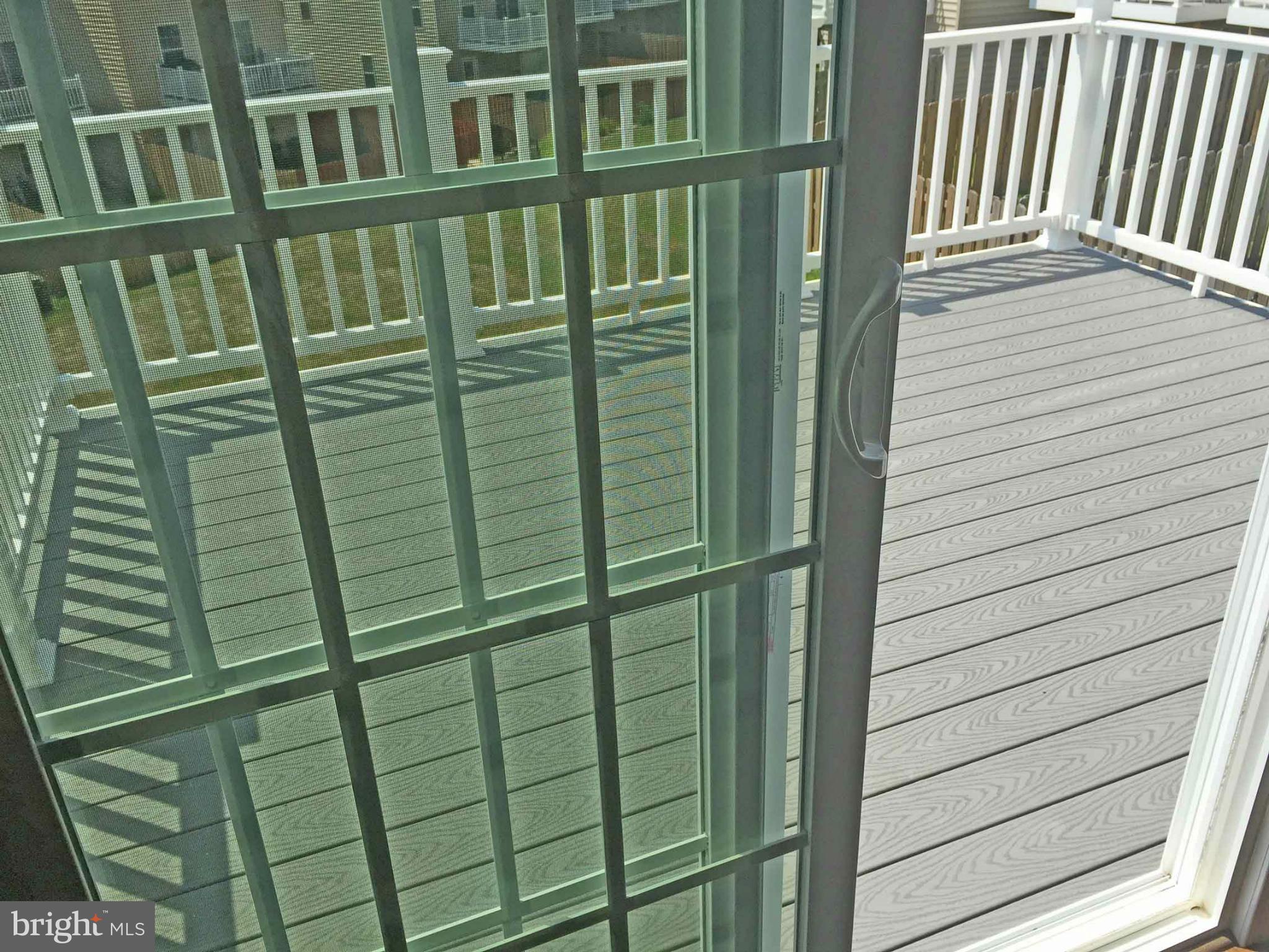 THE TOWNHOMES AT LAKESIDE - Residential