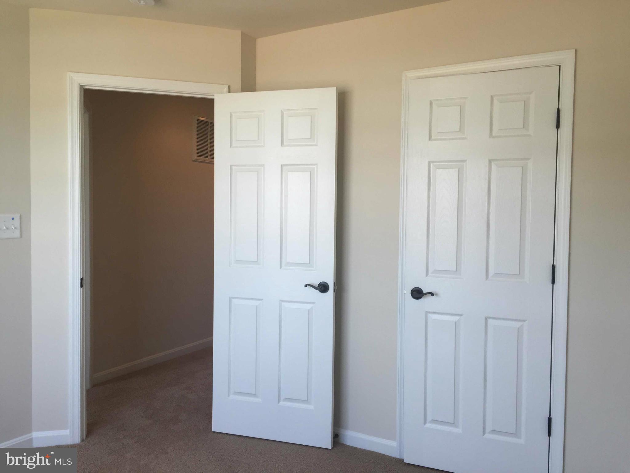 THE TOWNHOMES AT LAKESIDE - Residential