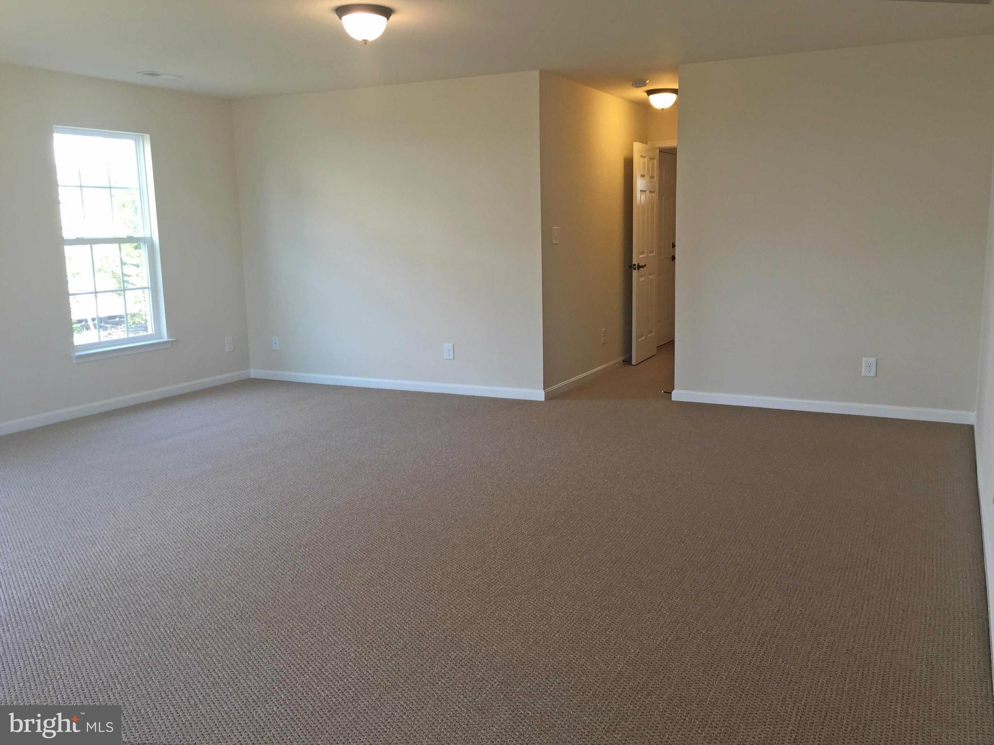 THE TOWNHOMES AT LAKESIDE - Residential