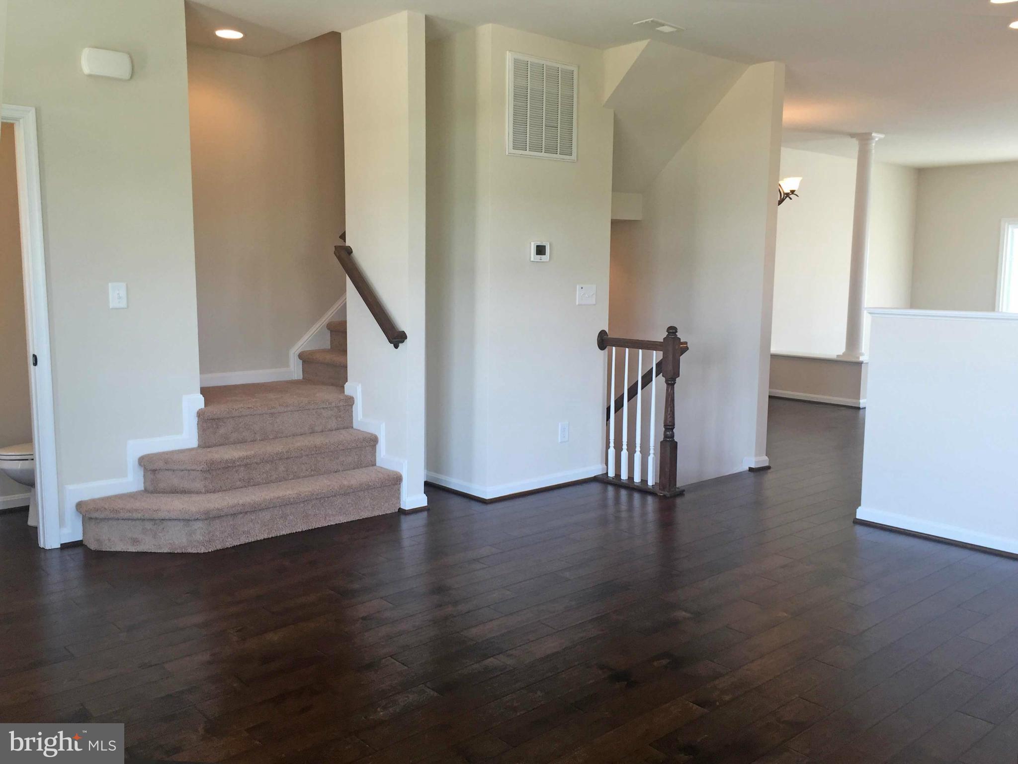 THE TOWNHOMES AT LAKESIDE - Residential