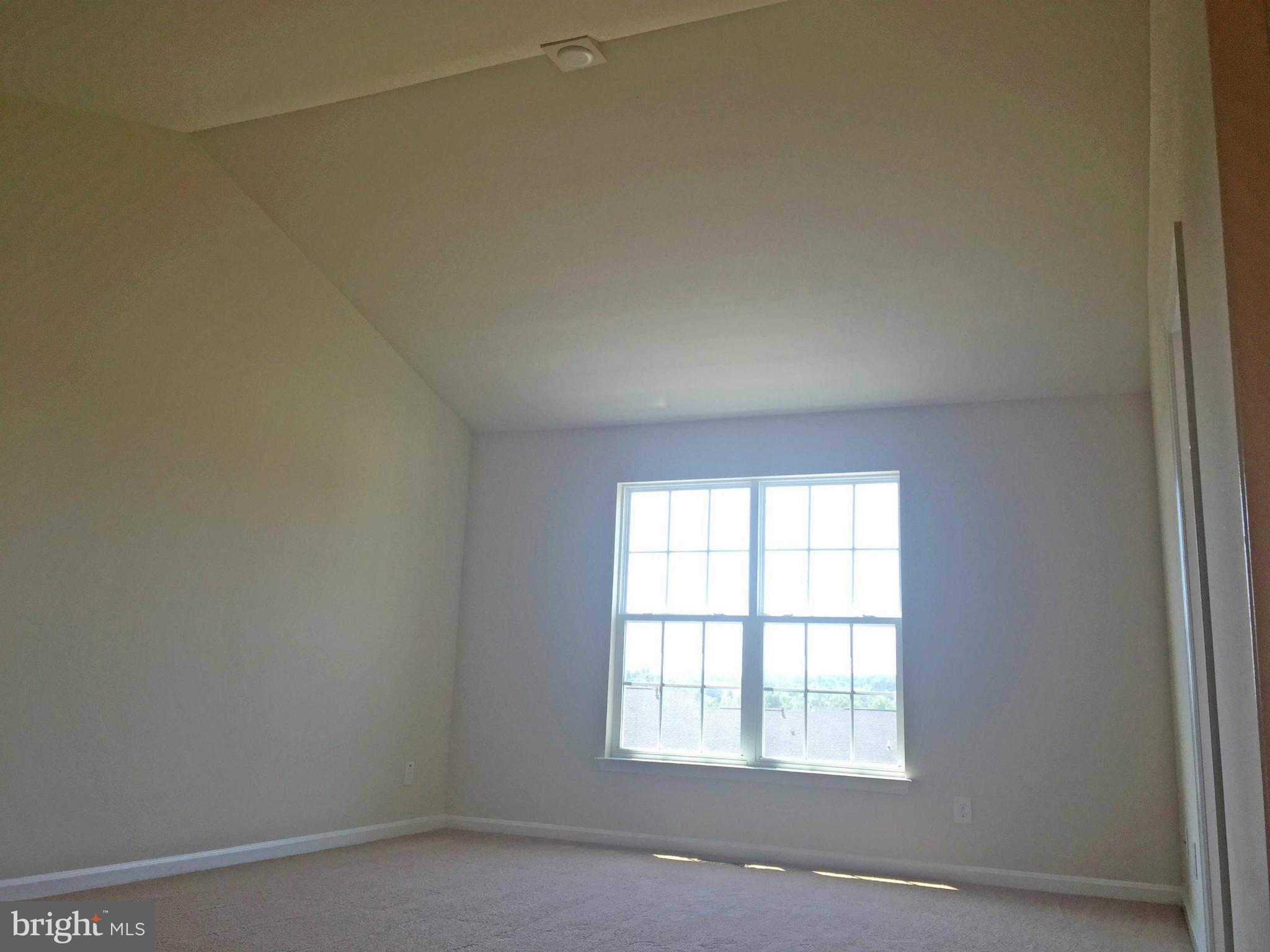 THE TOWNHOMES AT LAKESIDE - Residential