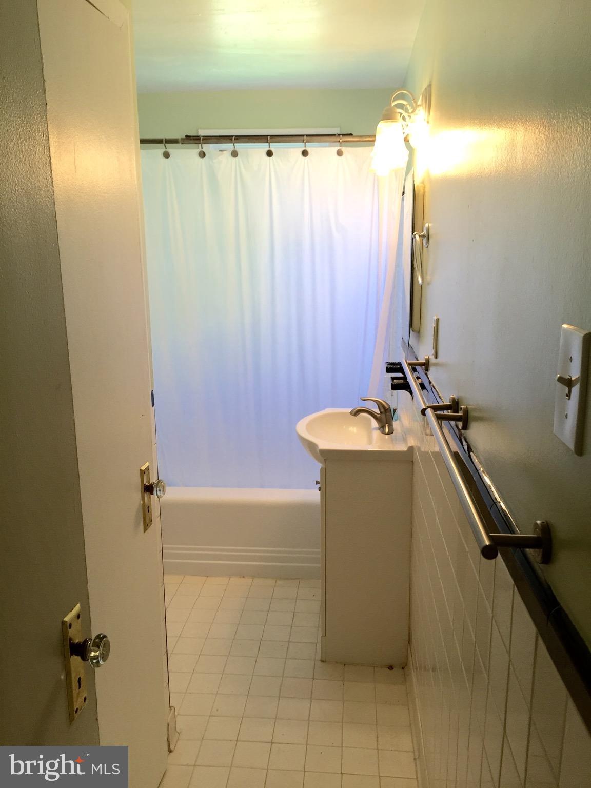 PARK GLEN - Residential Lease