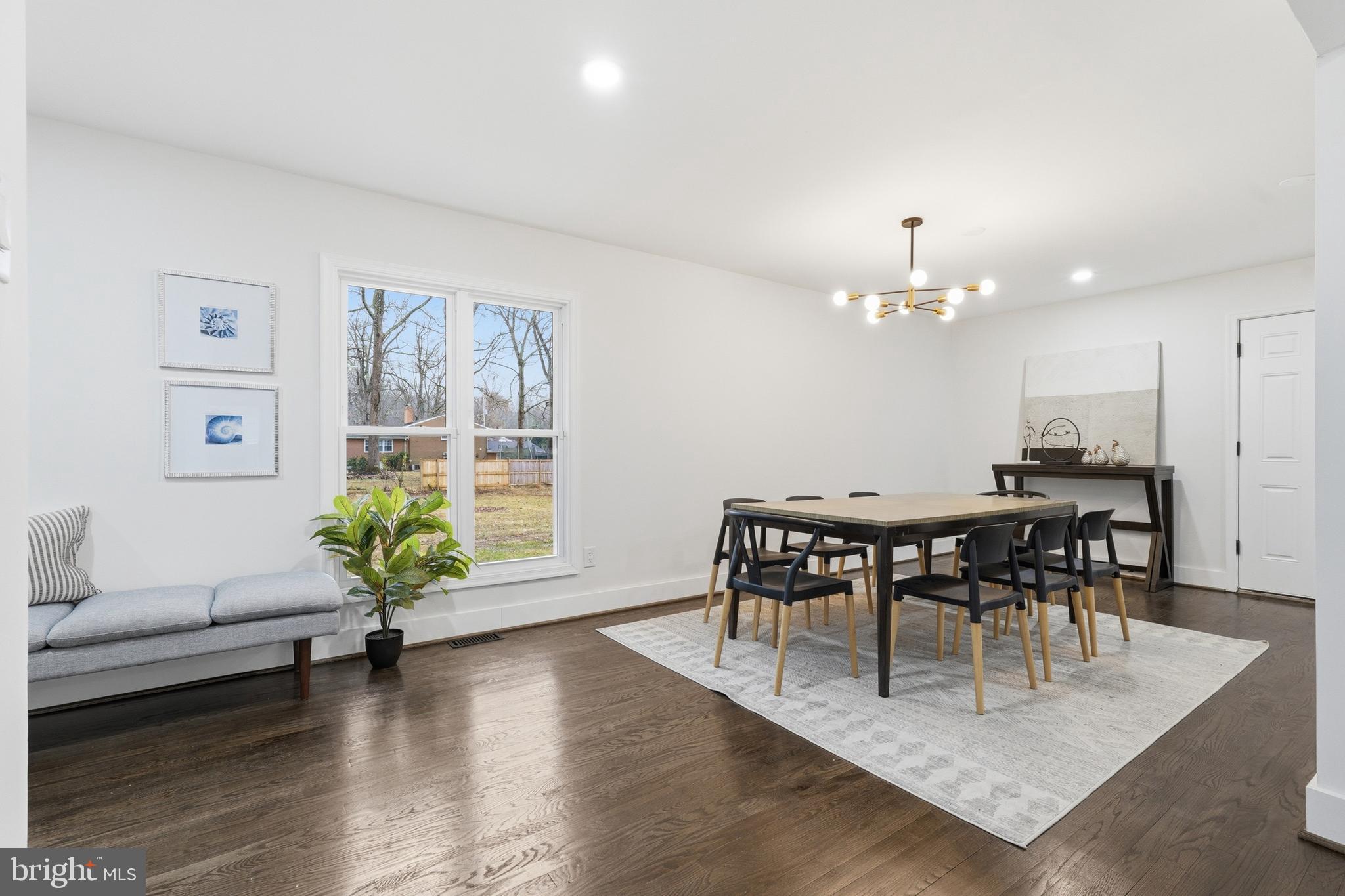 SHERWOOD FOREST - Residential