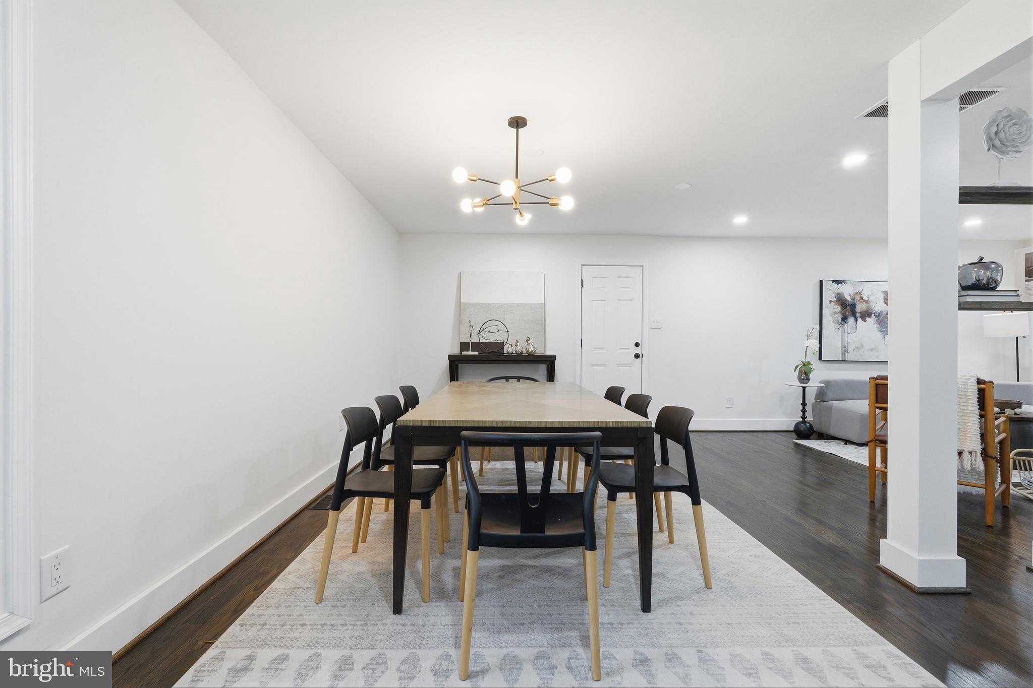 SHERWOOD FOREST - Residential