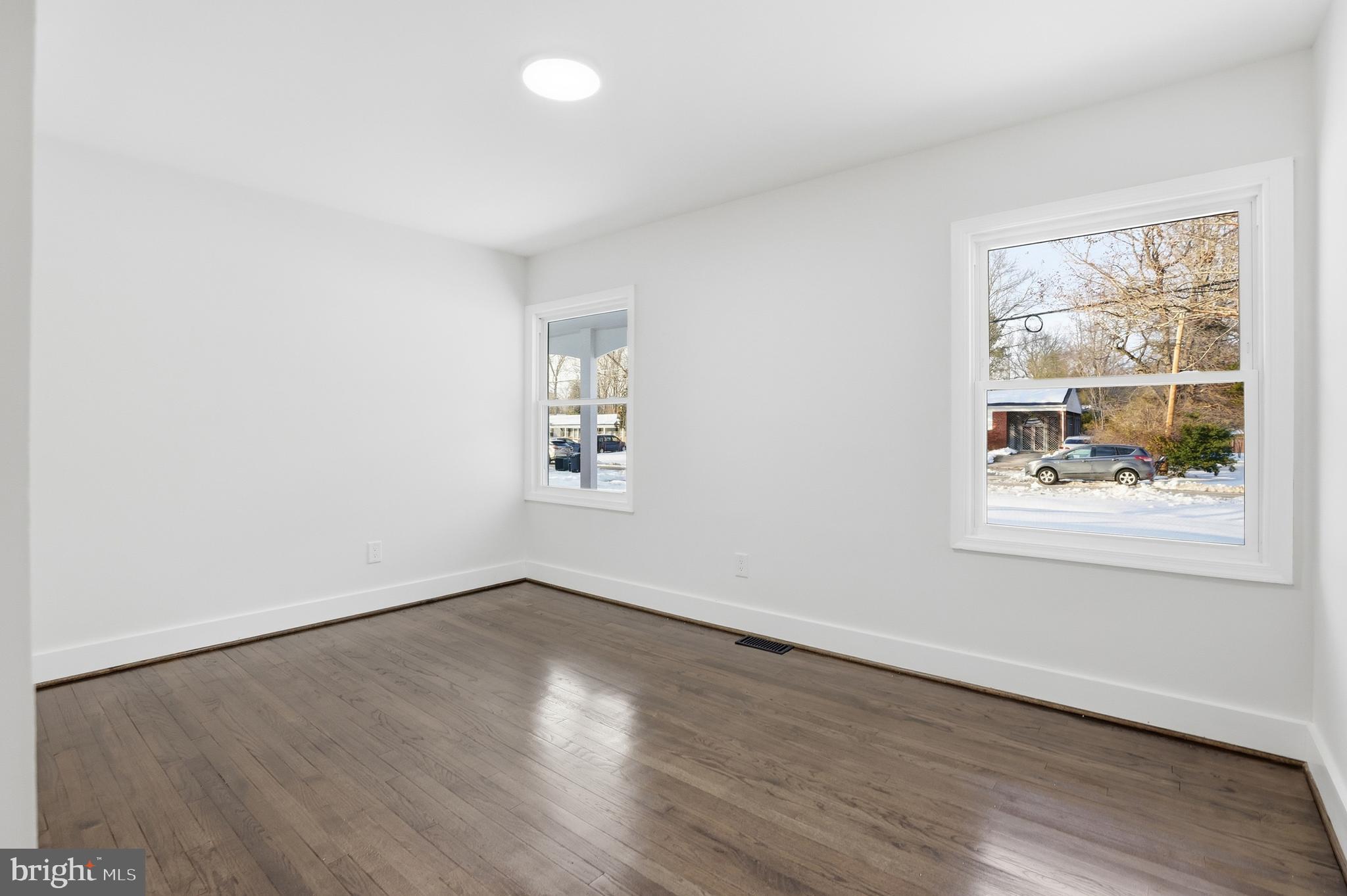 SHERWOOD FOREST - Residential