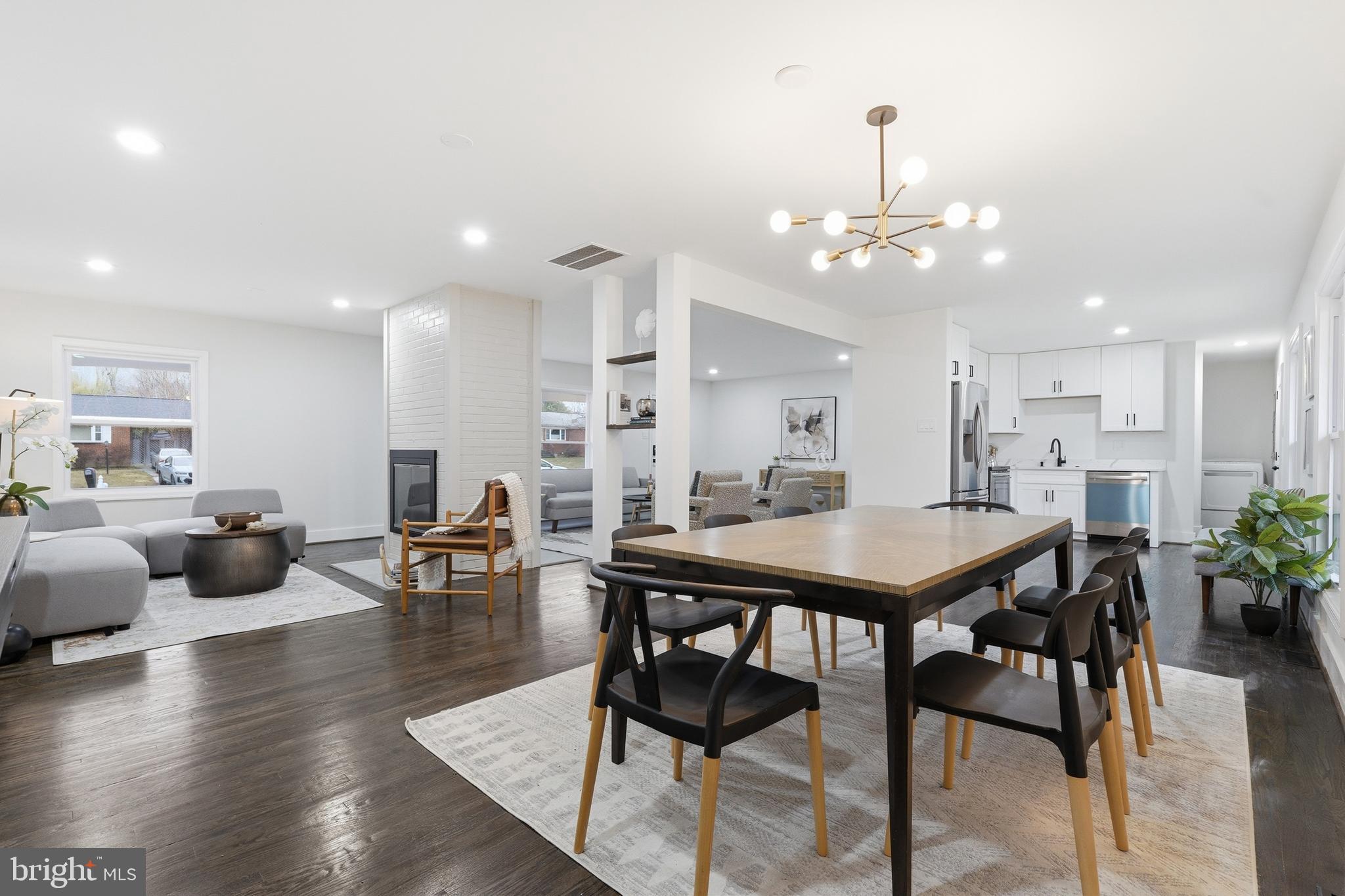 SHERWOOD FOREST - Residential