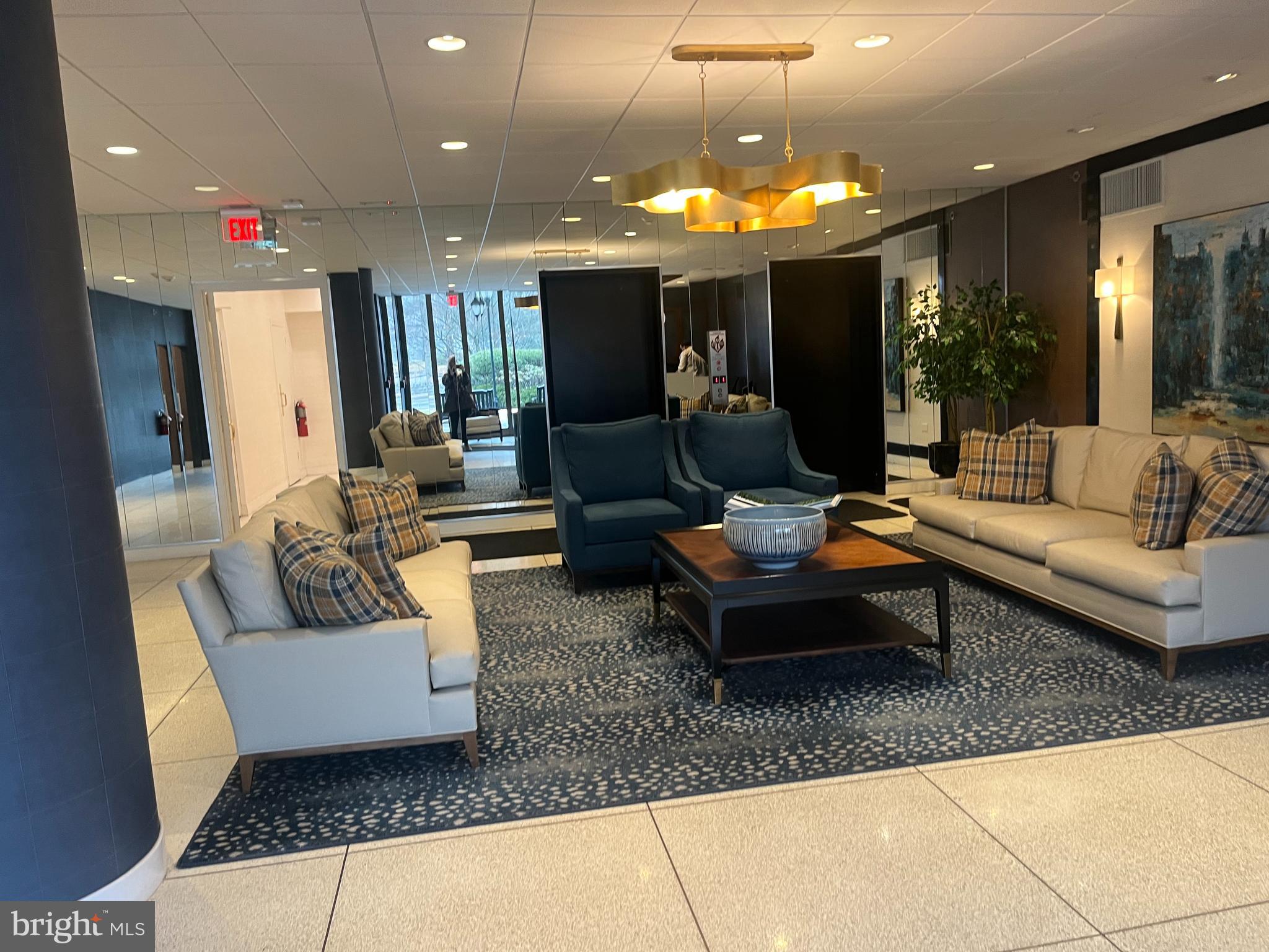 TRIANON - Residential