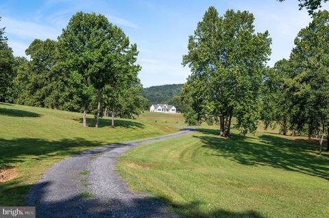 4050 CARRINGTON RD DELAPLANE VA 20144