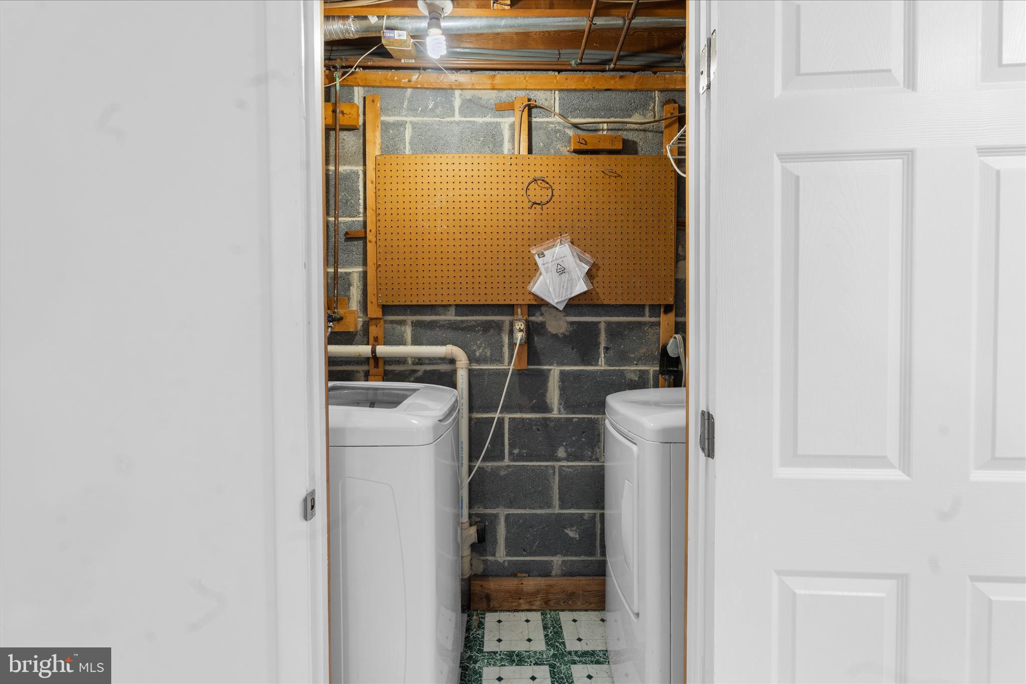 MOUNT VERNON TOWNES - Residential