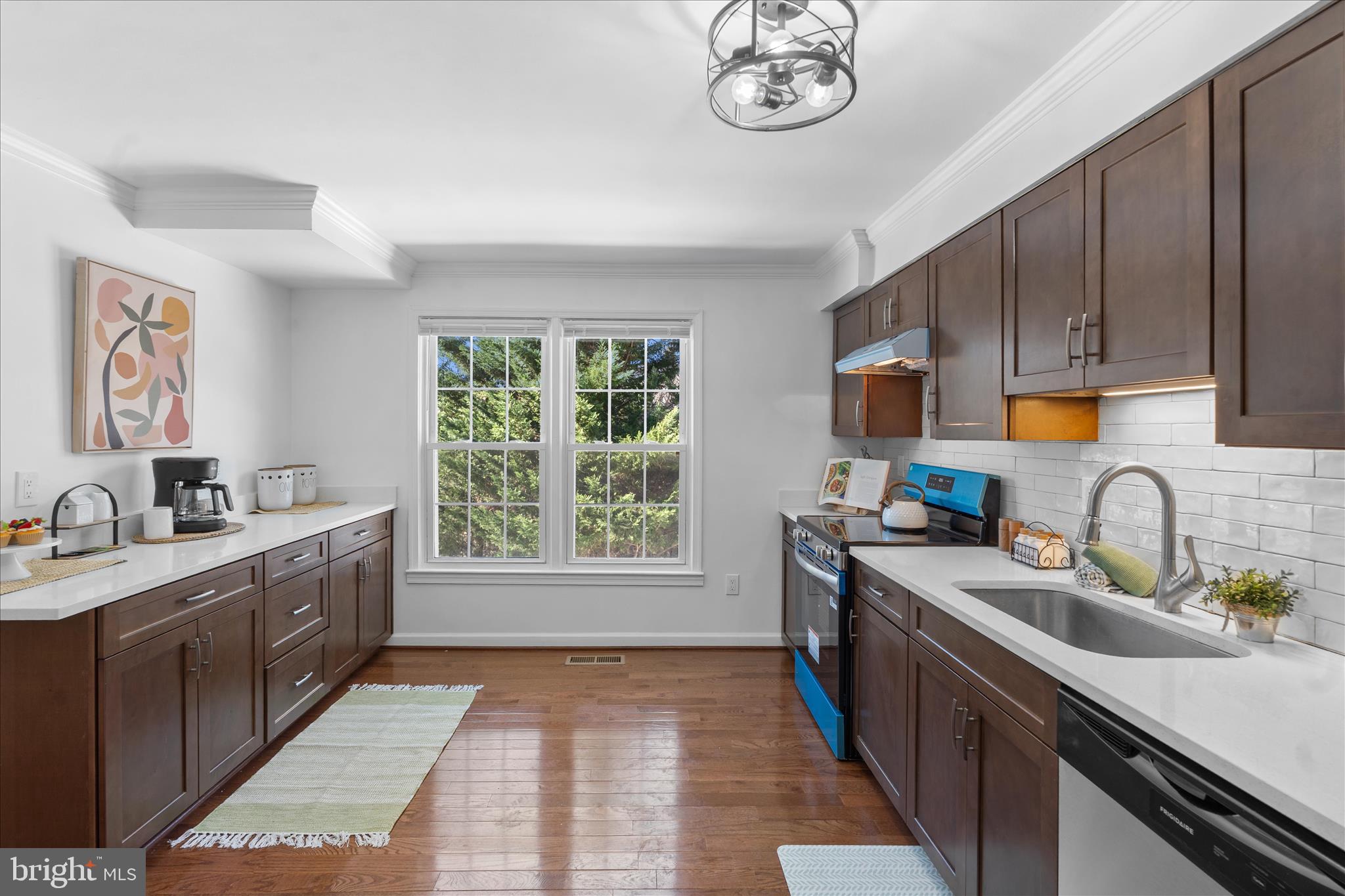 MOUNT VERNON TOWNES - Residential