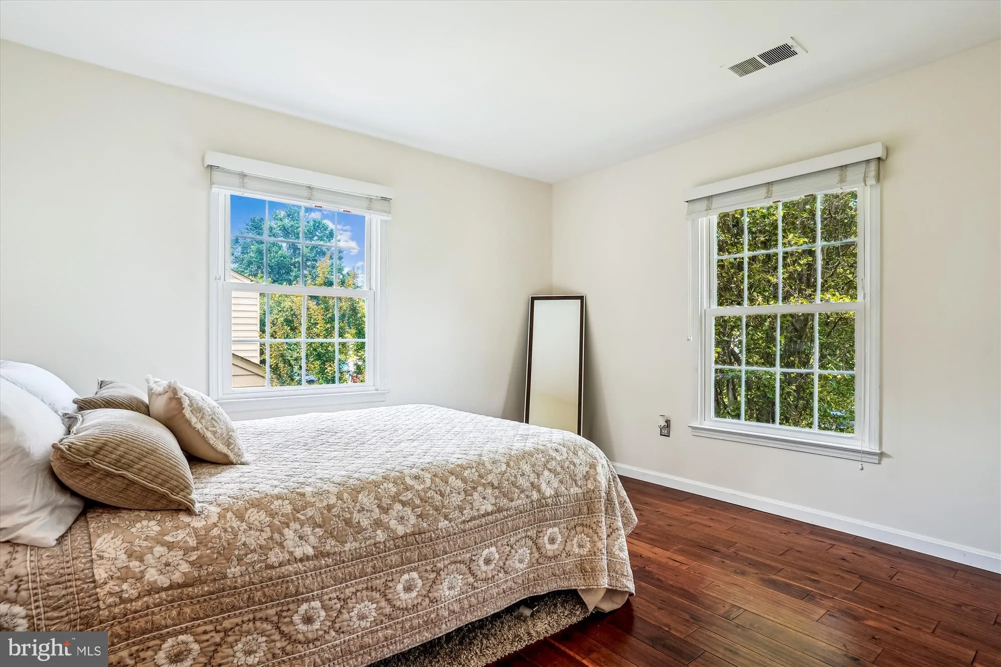 Fairfax, Virginia 22032, United States, 4 Bedrooms Bedrooms, ,3 BathroomsBathrooms,Residential,Coming Soon,172700