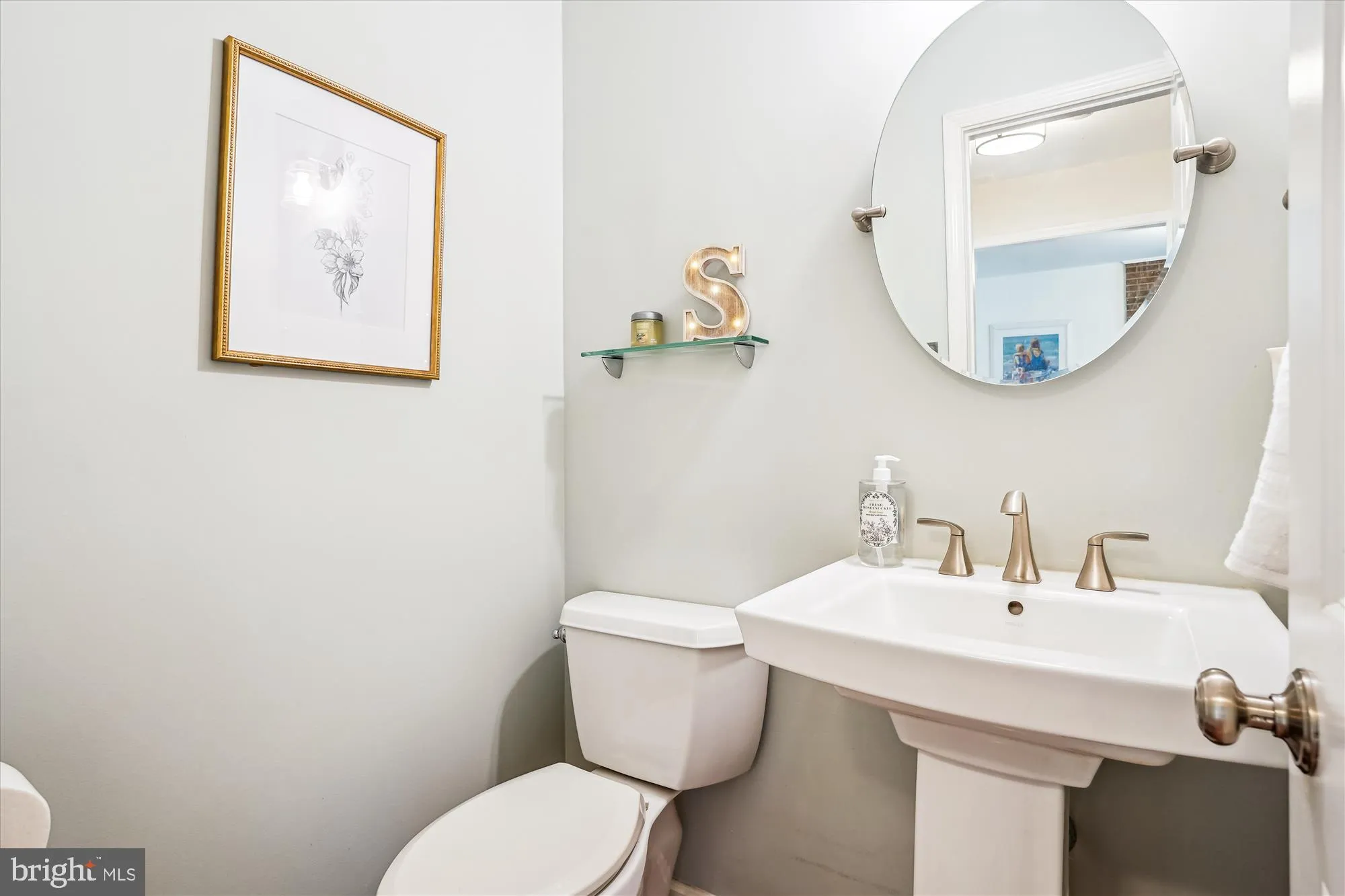 Fairfax, Virginia 22032, United States, 4 Bedrooms Bedrooms, ,3 BathroomsBathrooms,Residential,Coming Soon,172700