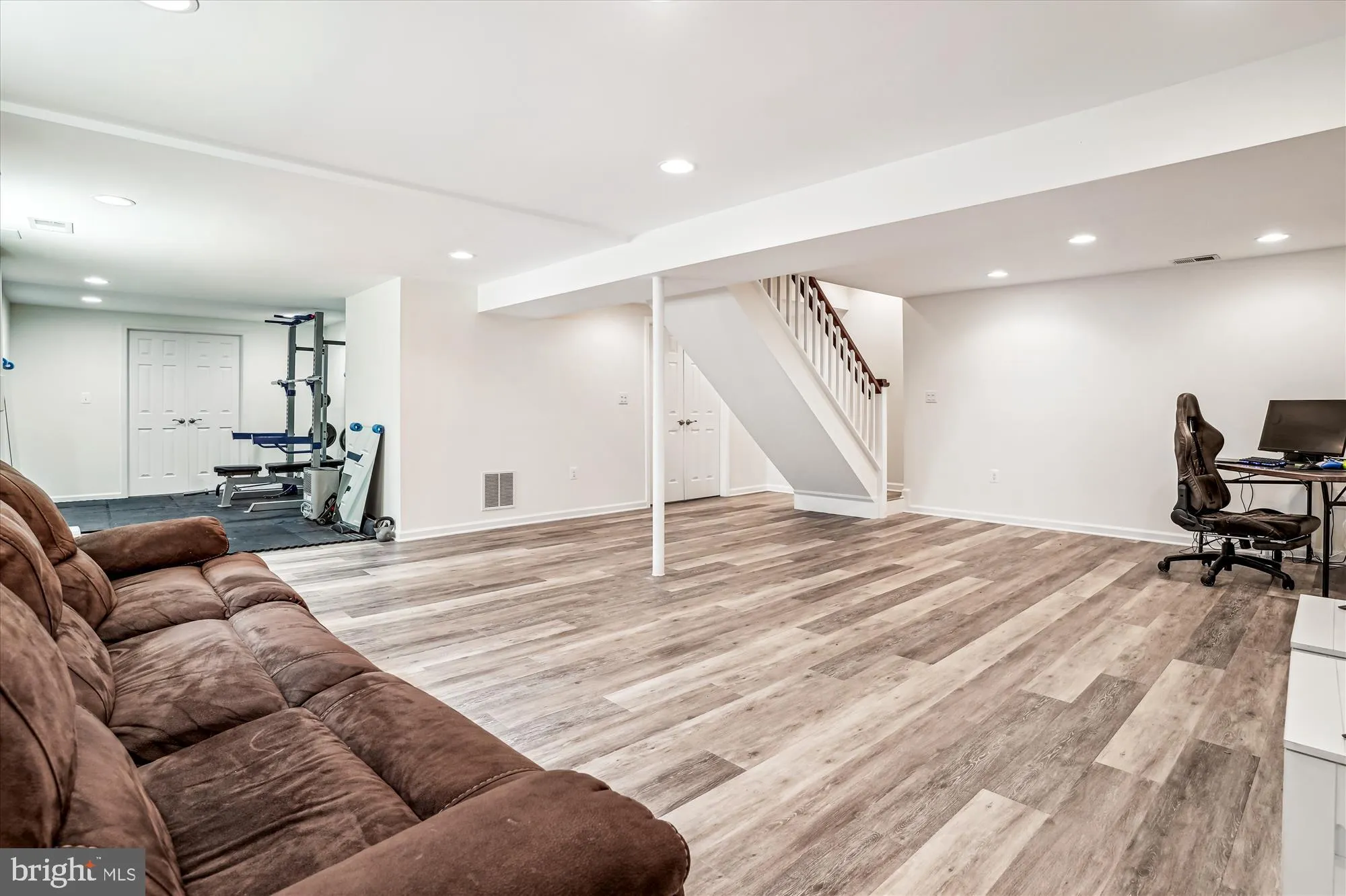 Fairfax, Virginia 22032, United States, 4 Bedrooms Bedrooms, ,3 BathroomsBathrooms,Residential,Coming Soon,172700