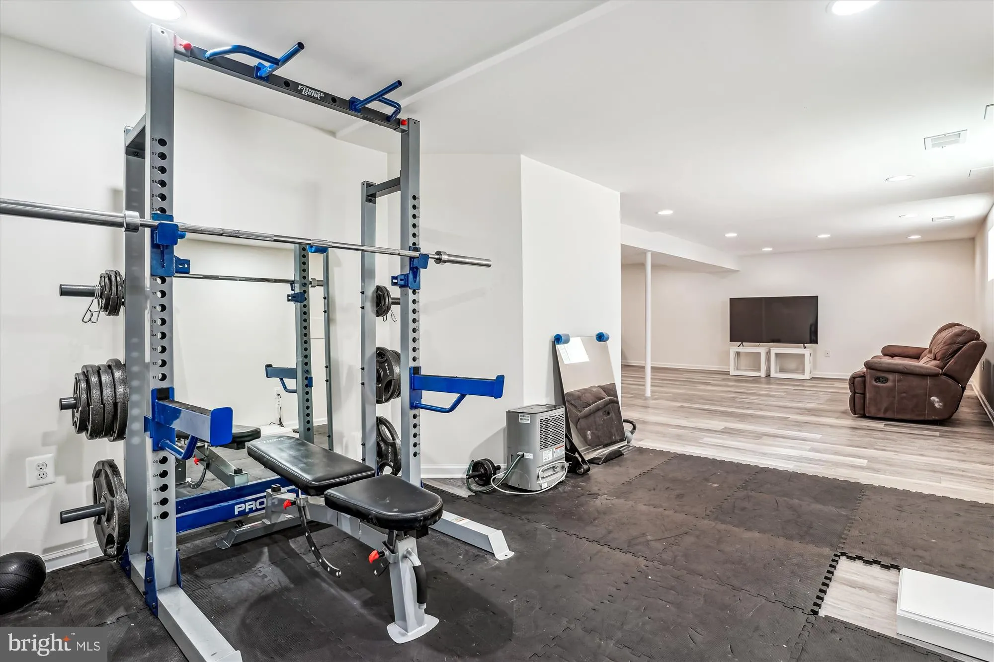 Fairfax, Virginia 22032, United States, 4 Bedrooms Bedrooms, ,3 BathroomsBathrooms,Residential,Coming Soon,172700